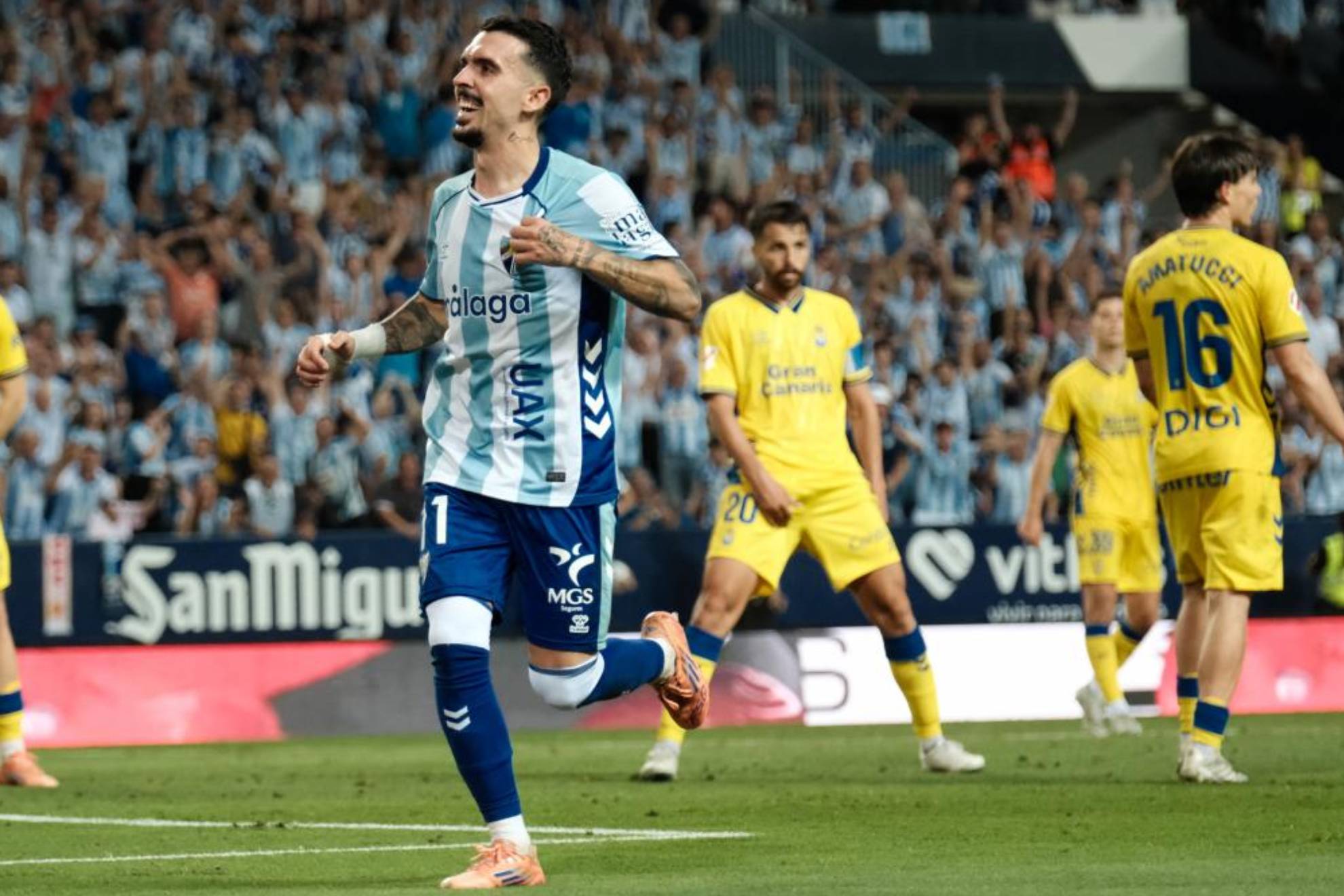 Joaquín Muñoz celebra su gol contra Las Palmas. EFE