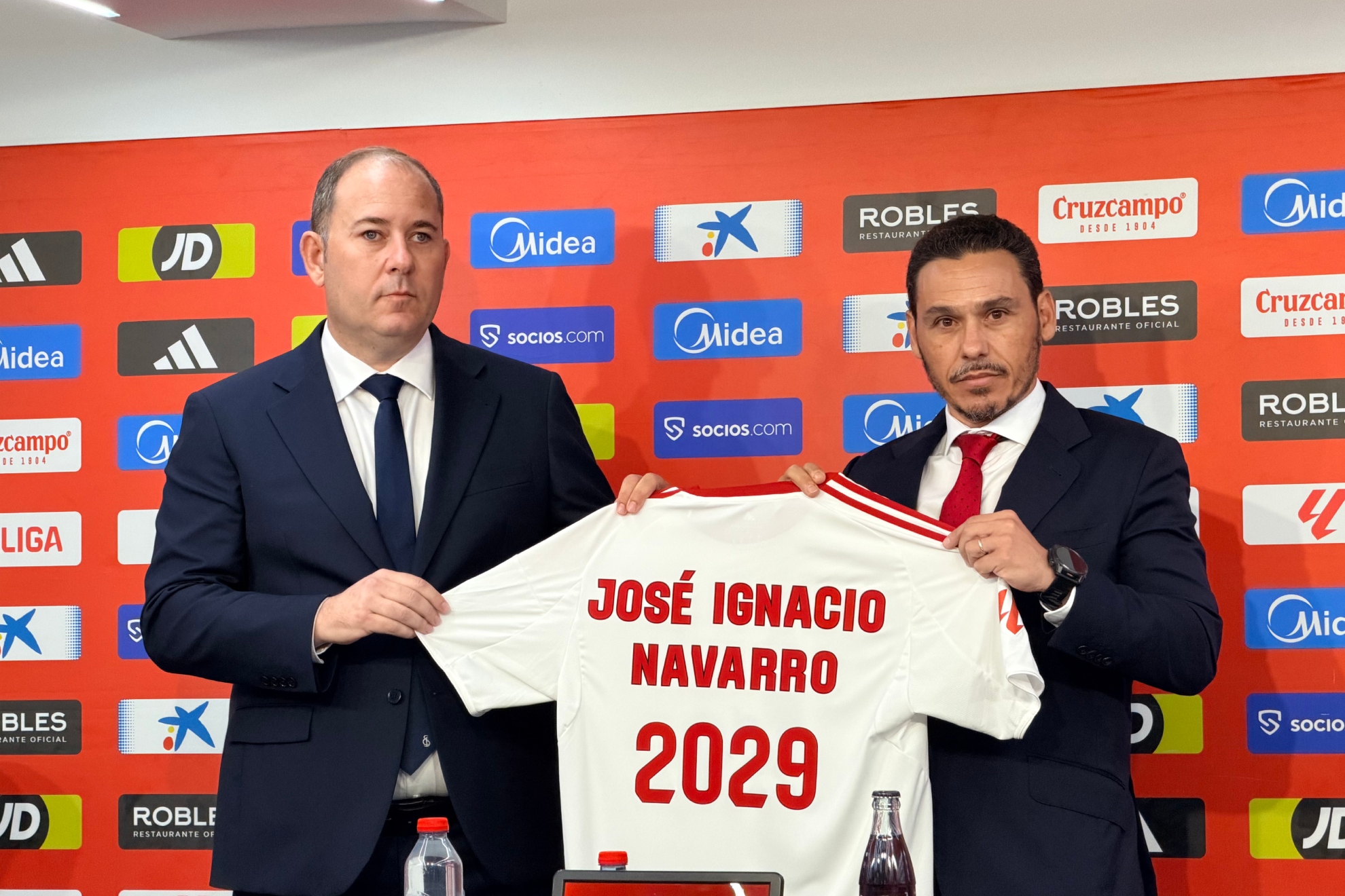 Navarro sobre Vlachodimos, Vargas, Alexis Sánchez, Gudelj, Luis García, Patrick Mercado, Pedrosa y Rafa Mir