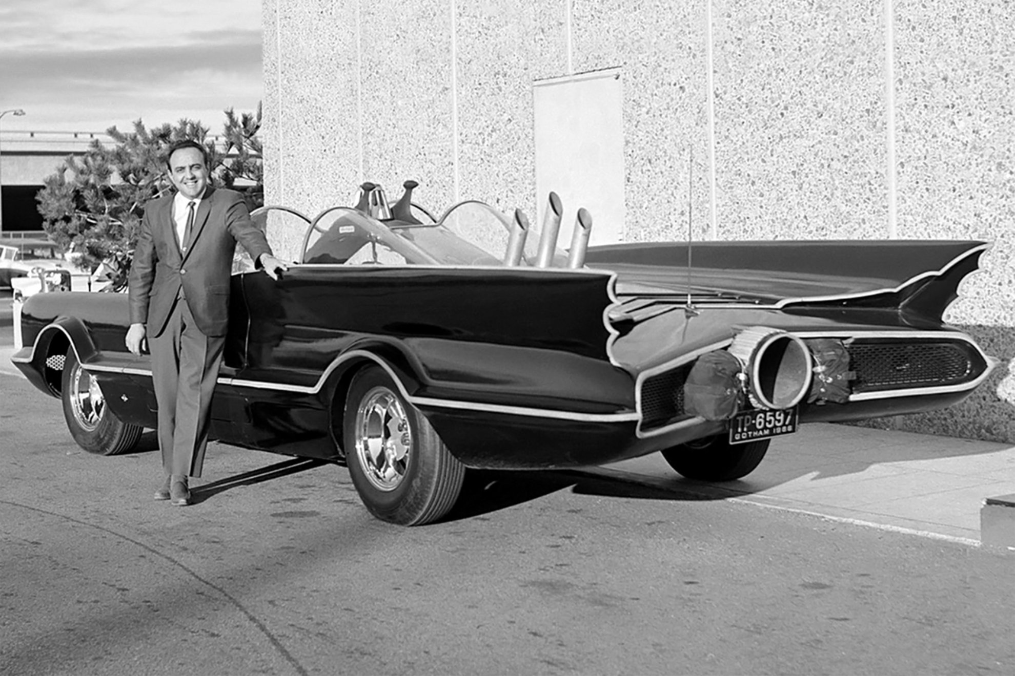 George Barris, el avispado creador del coche de Batman.