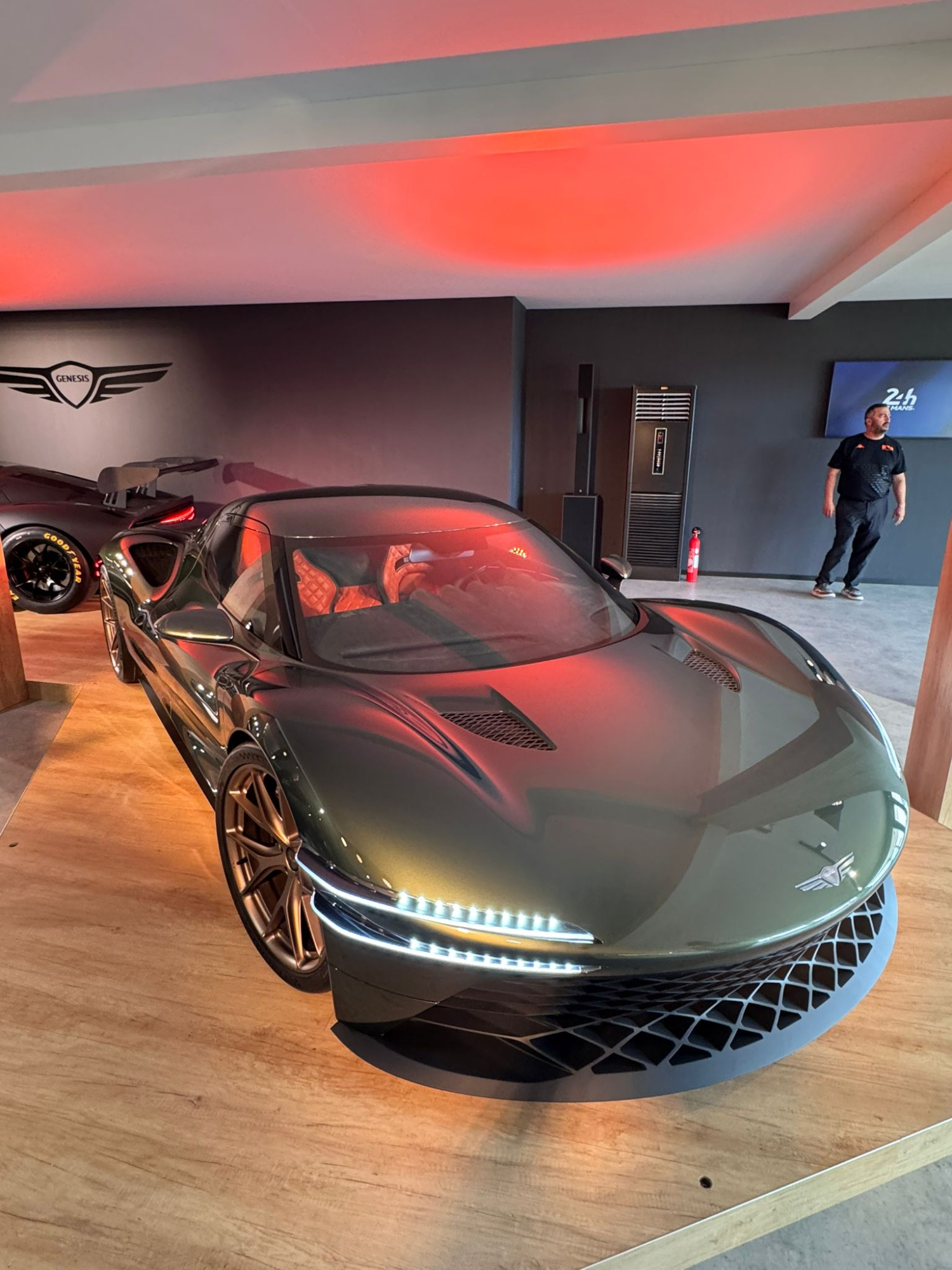 El Magma GT Concept sería la versión de producción del coche de carreras.