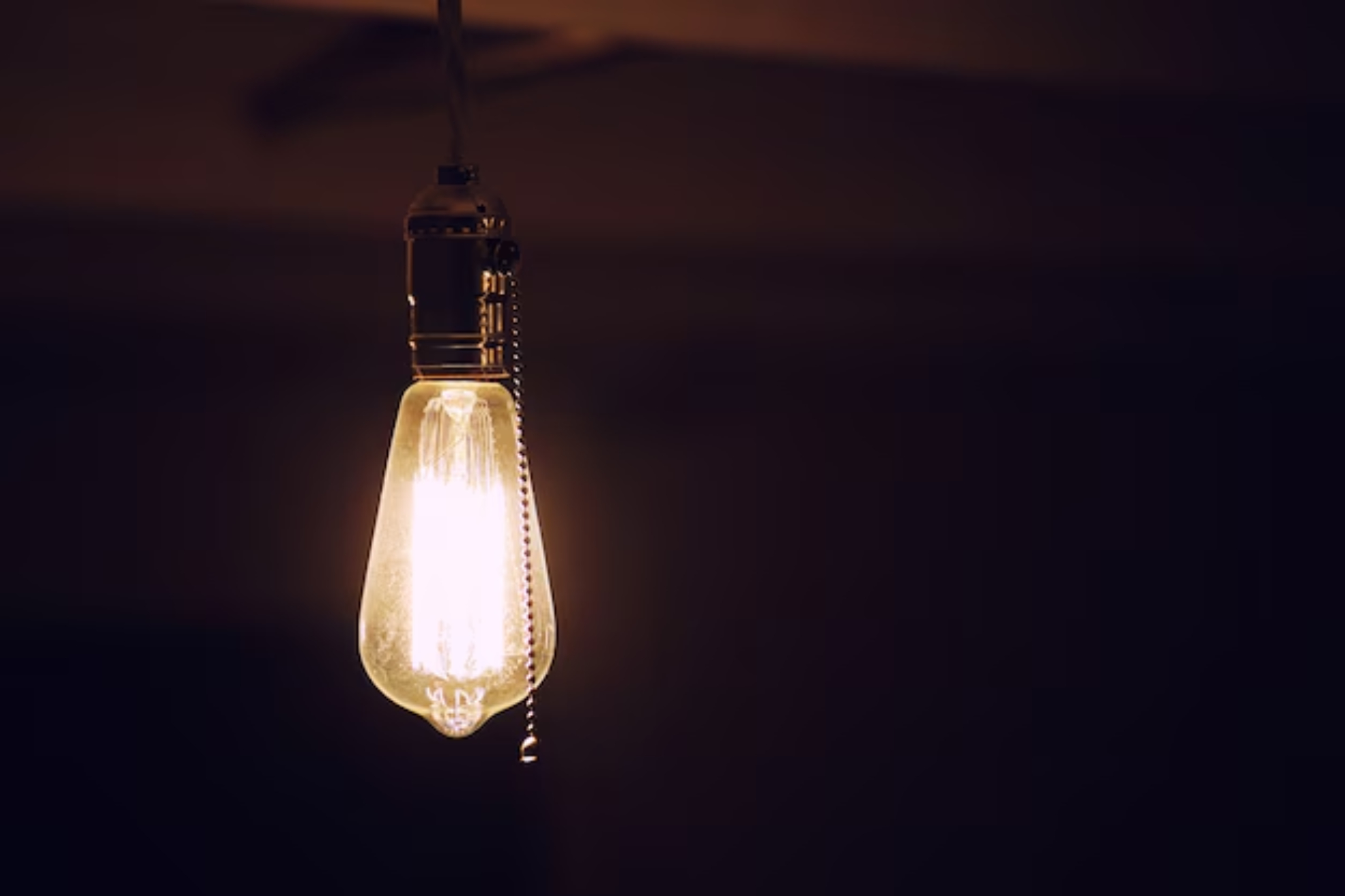 Precio luz Freepik
