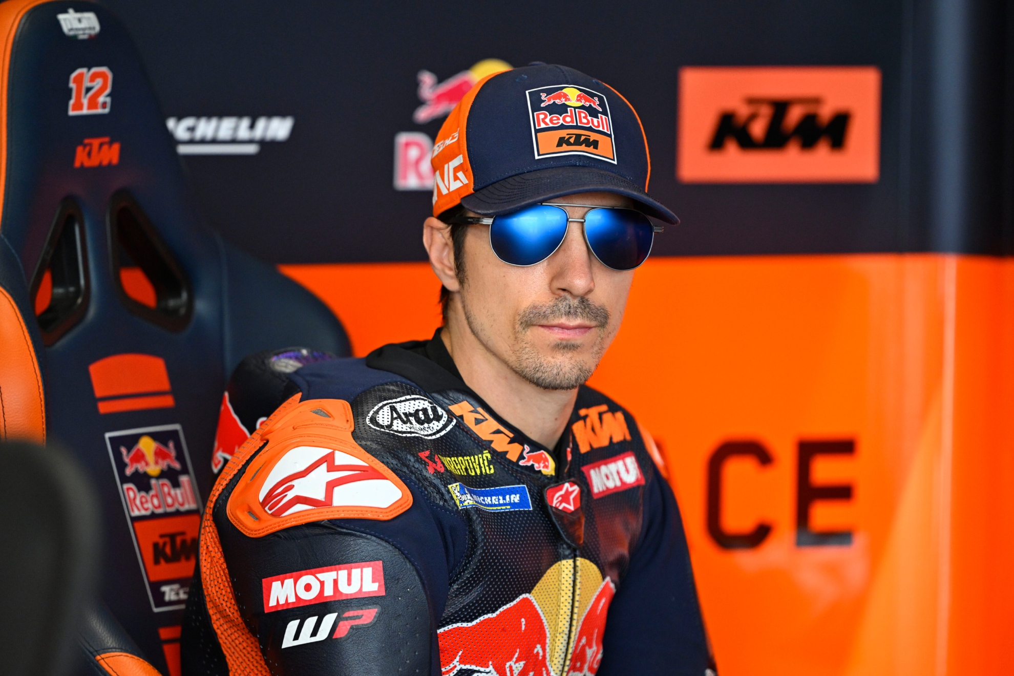 Maverick Viñales, en el box del Tech3 KTM. RED BULL