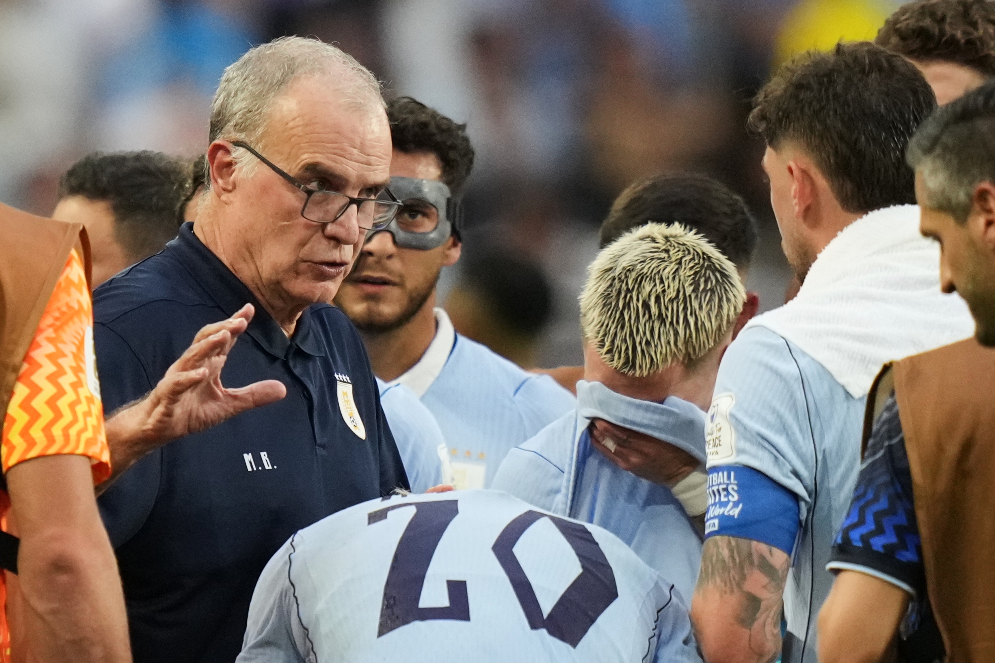 Marcelo Bielsa, during a hydration break with Uruguay.