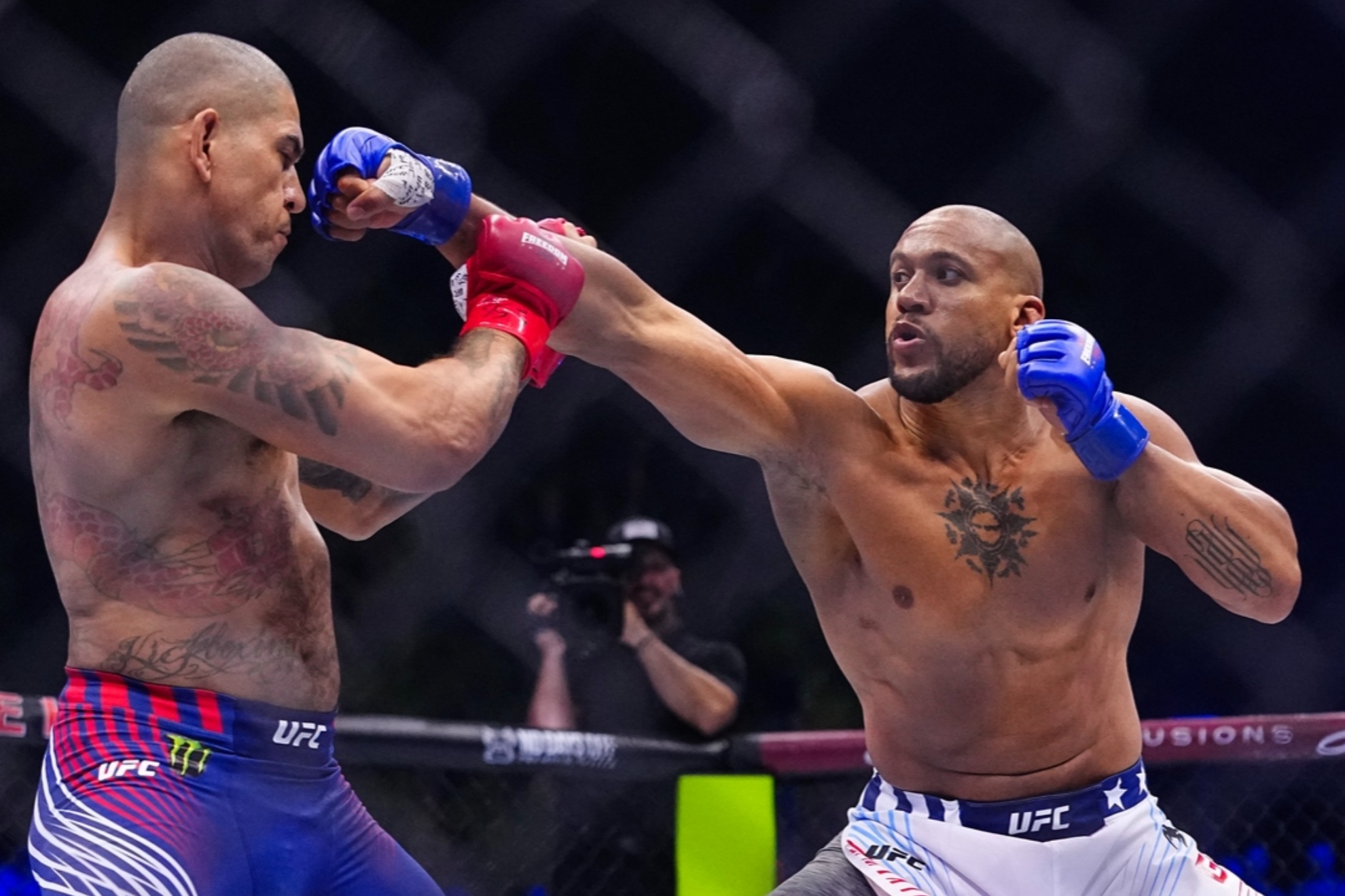 Alex Pereira y Ciryl Gane durante el UFC Casa Blanca. UFC.