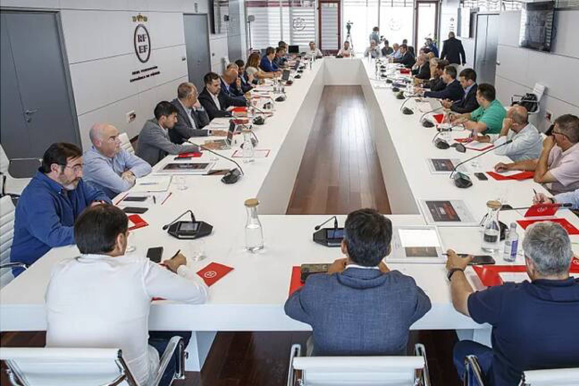 Así serán los dos grupos de Primera Federación si se confirma el ...