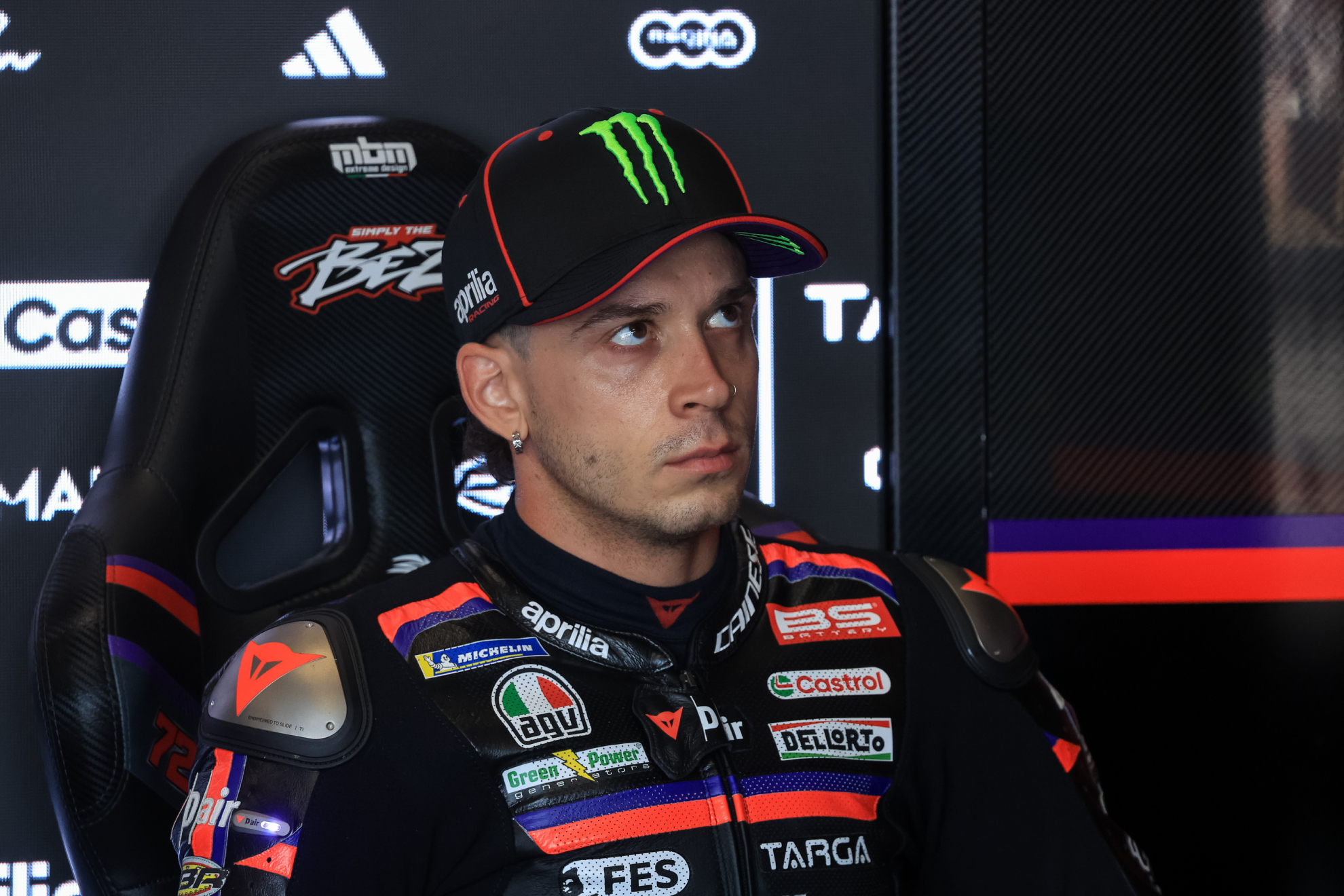 Marco Bezzecchi, en su box, durante el GP de la República Checa. EFE