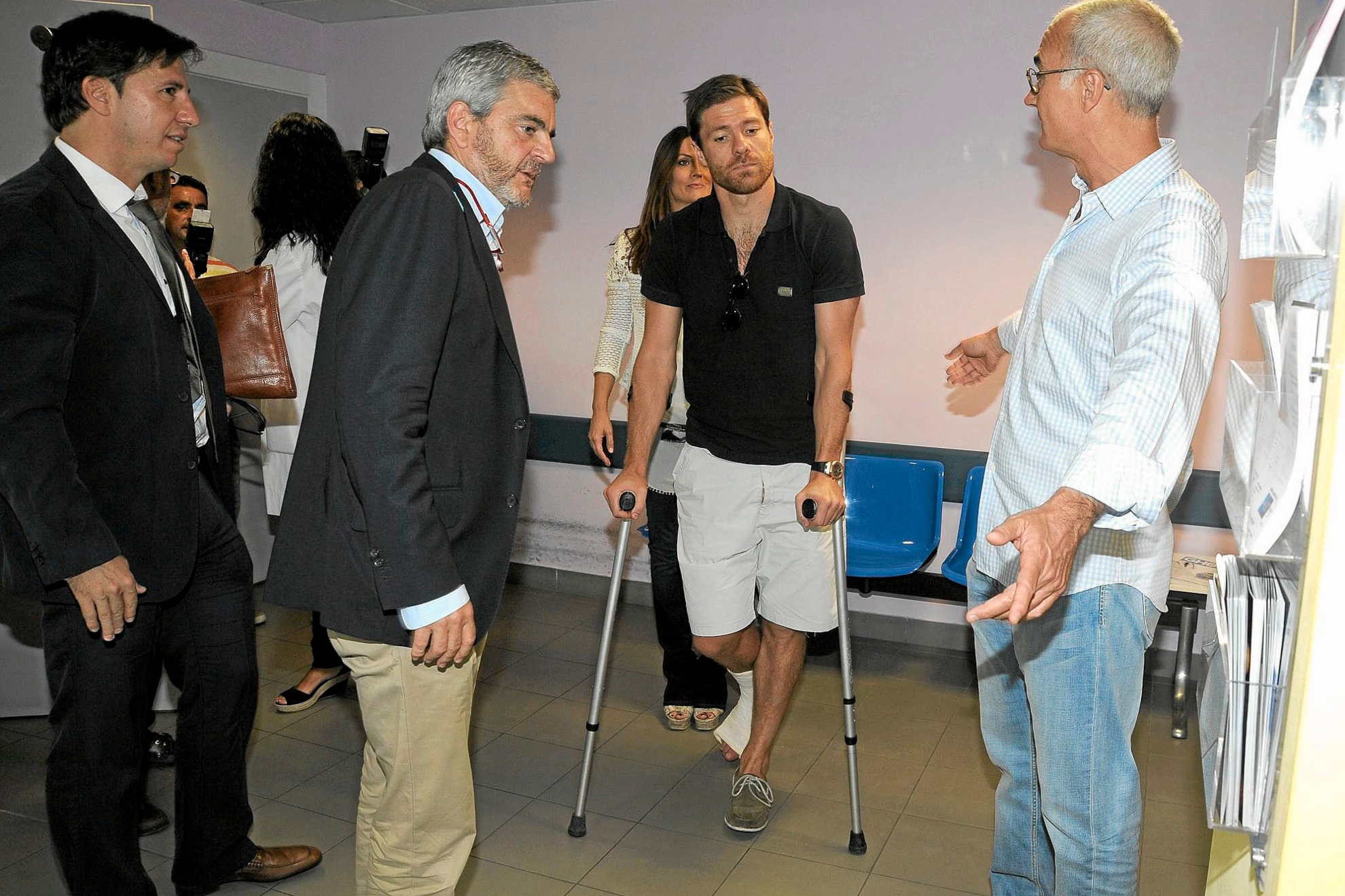 Ripoll, junto a Xabi Alonso tras operarlo junto al doctor De Pedro en 2014.