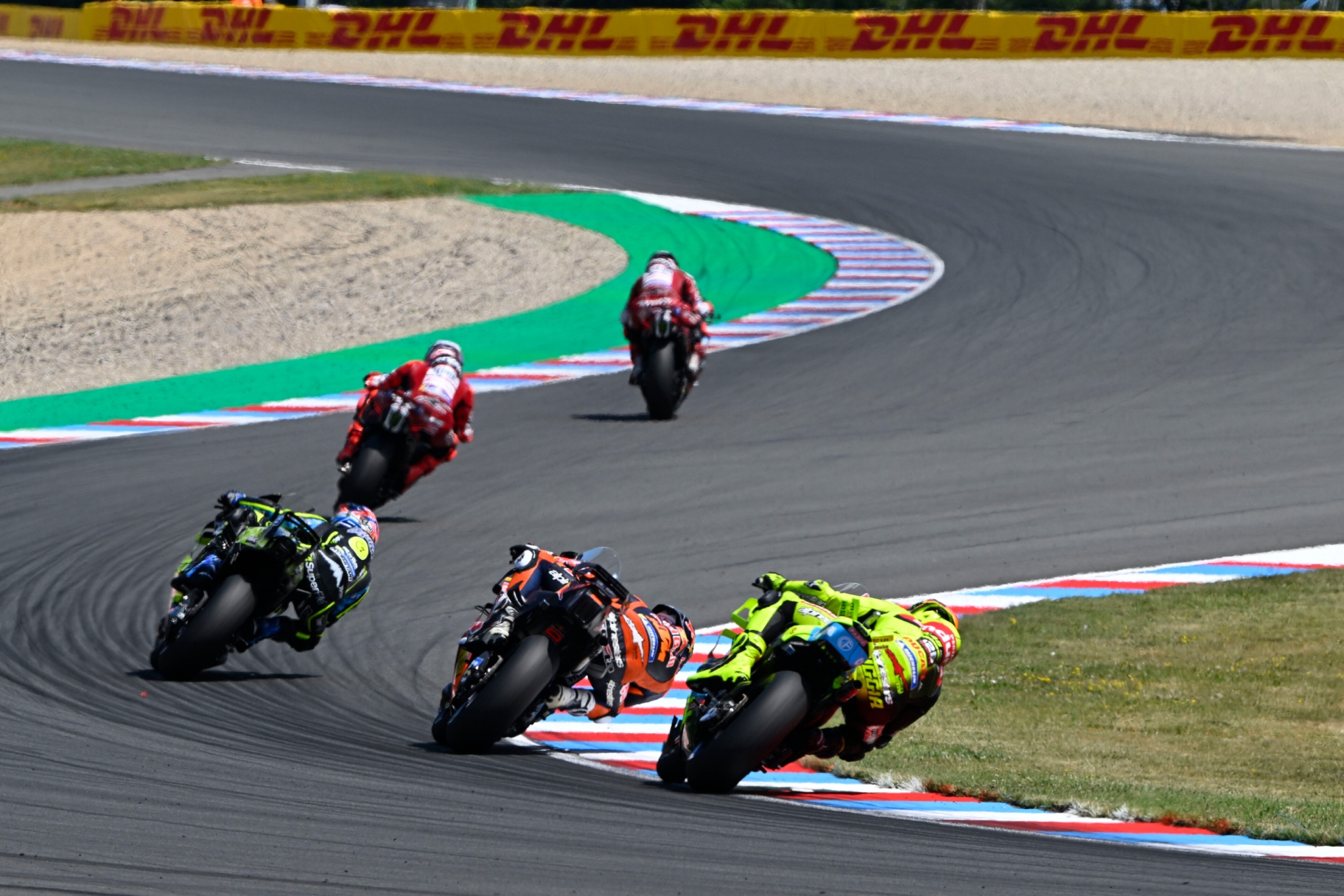 Acosta, cuarto en carrera. RED BULL