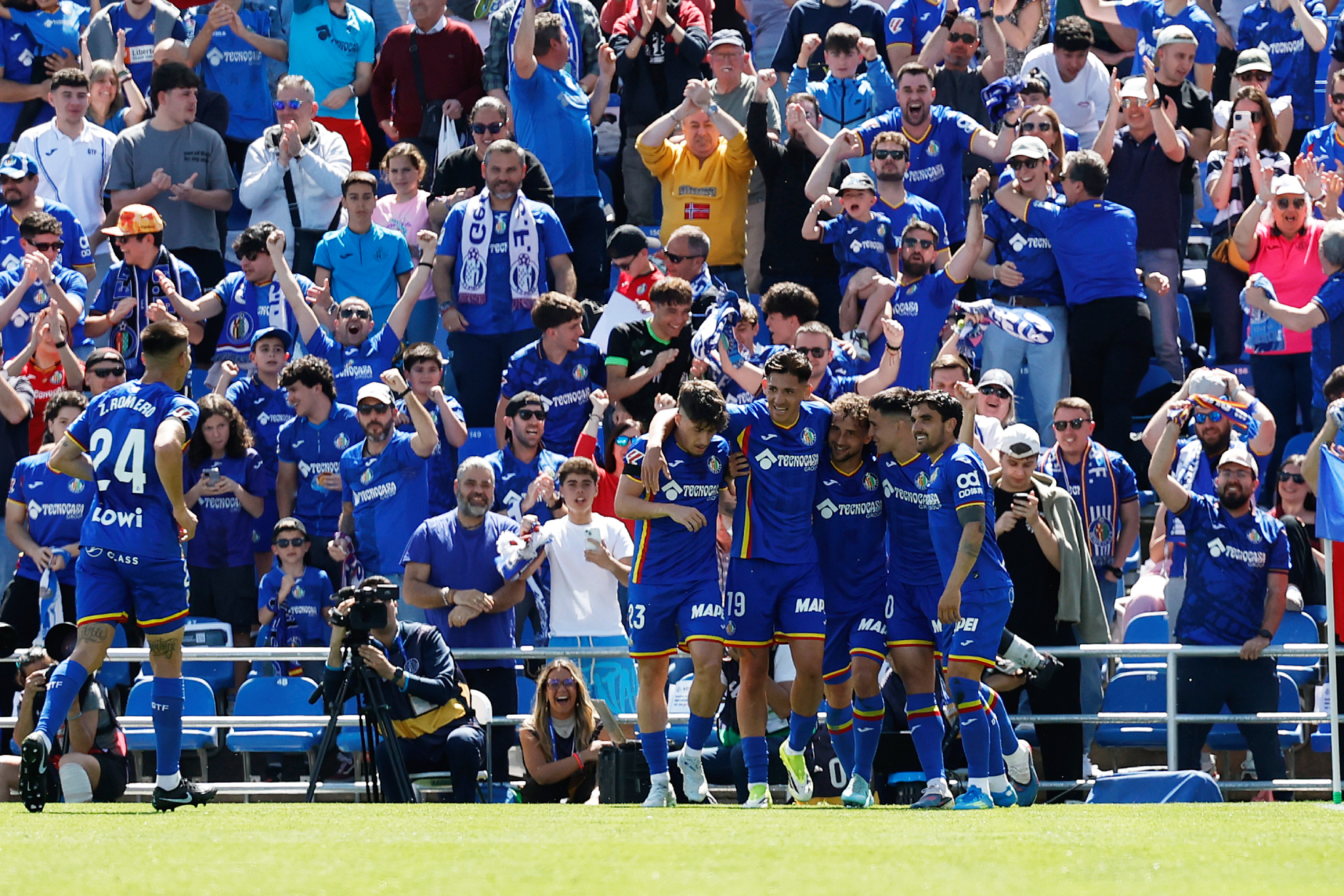 Los jugadores del Getafe celebran un gol en el Coliseum Chema Rey
