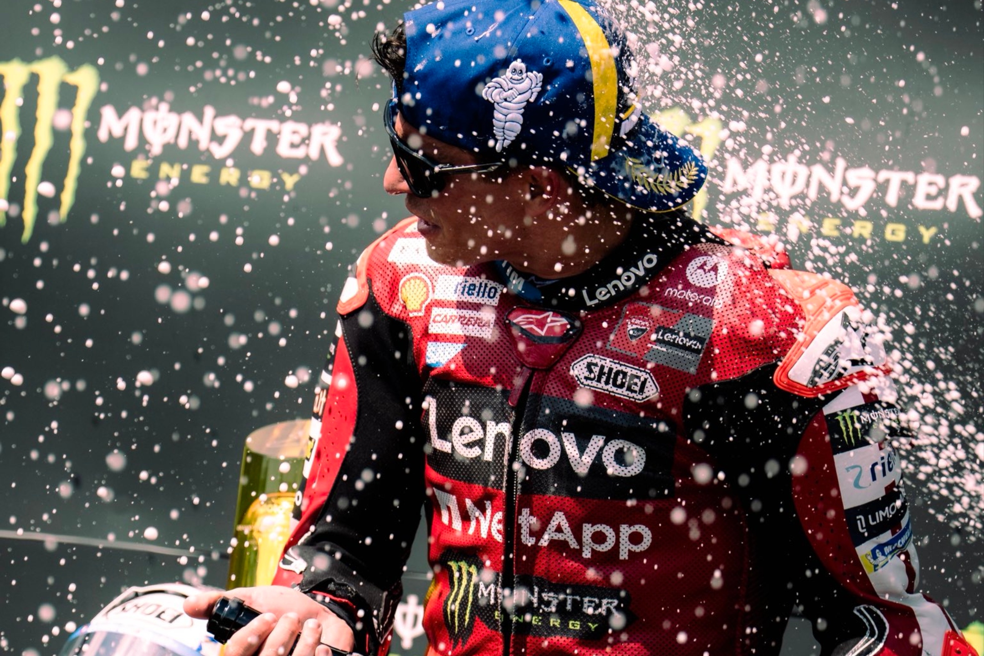 Marc Márquez, en el podio de Brno.