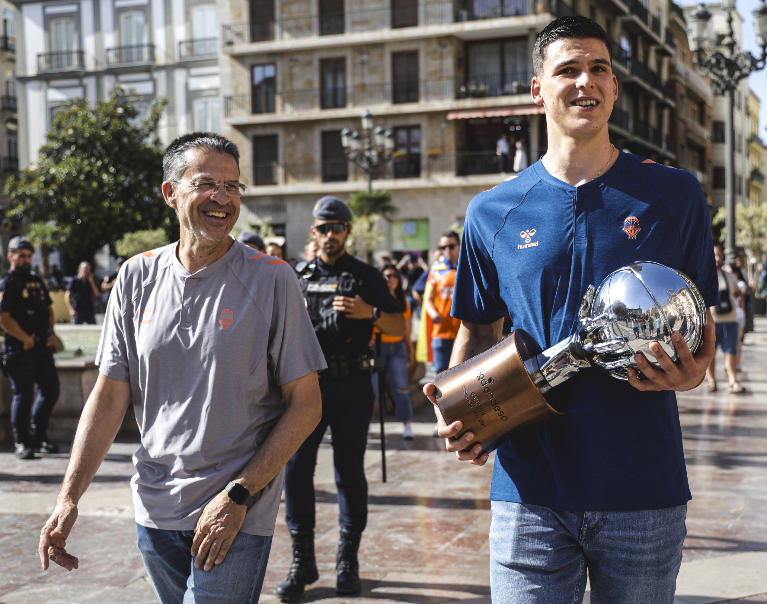 Jaime Pradilla, que sujeta el título de la ACB, y Pedro Martínez coincidirán de nuevo en el Madrid.