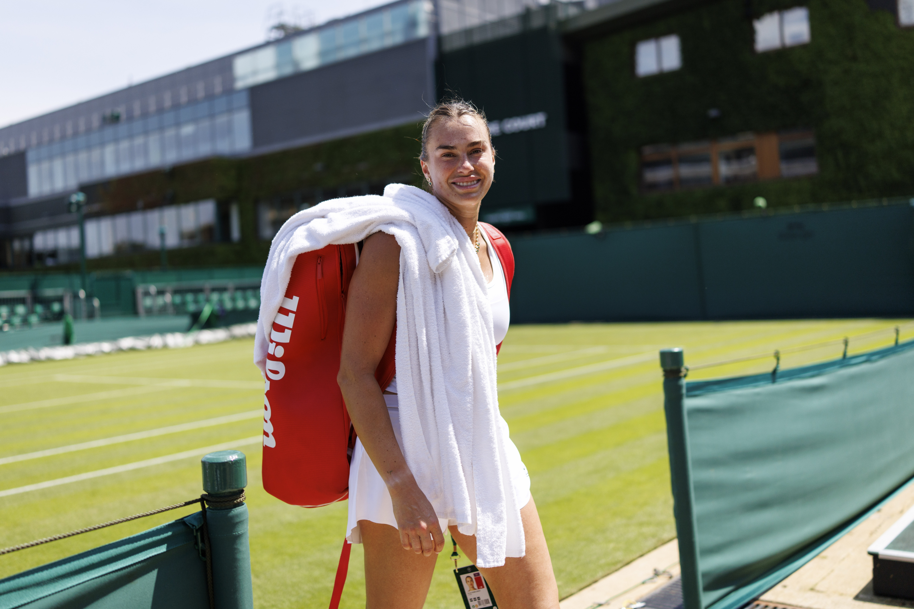 Aryna Sabalenka laisse apparaître une piste d'entraînement à Wimbledon.