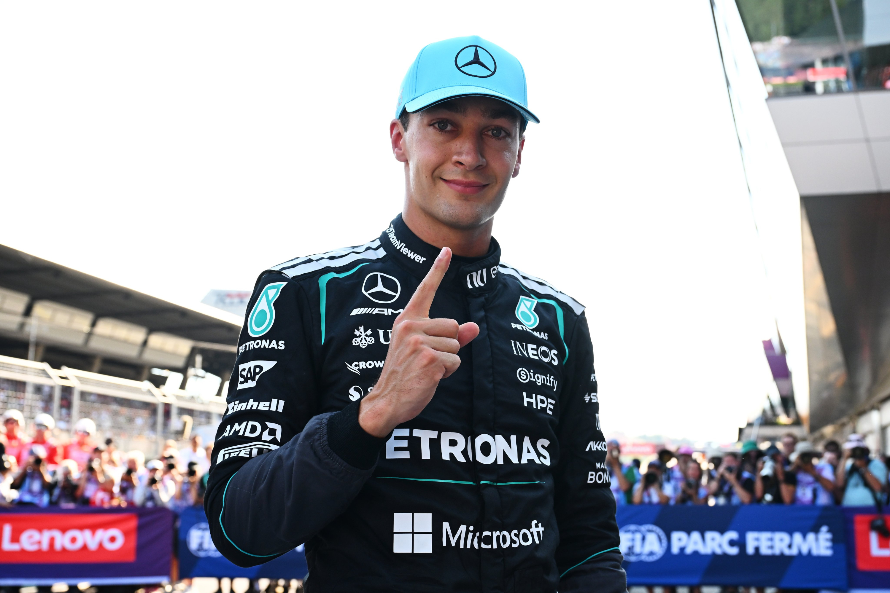 Russell celebra su tercera pole de 206 en Austria. F1.com