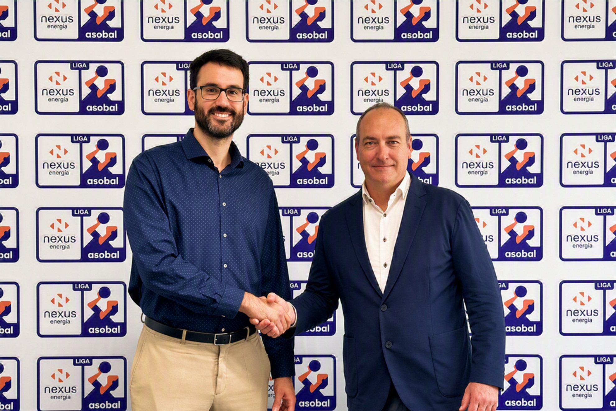 El director general de Nexus Energía Miguel Fandiño y el presidente de la ASOBAL Servando Revuelta ASOBAL