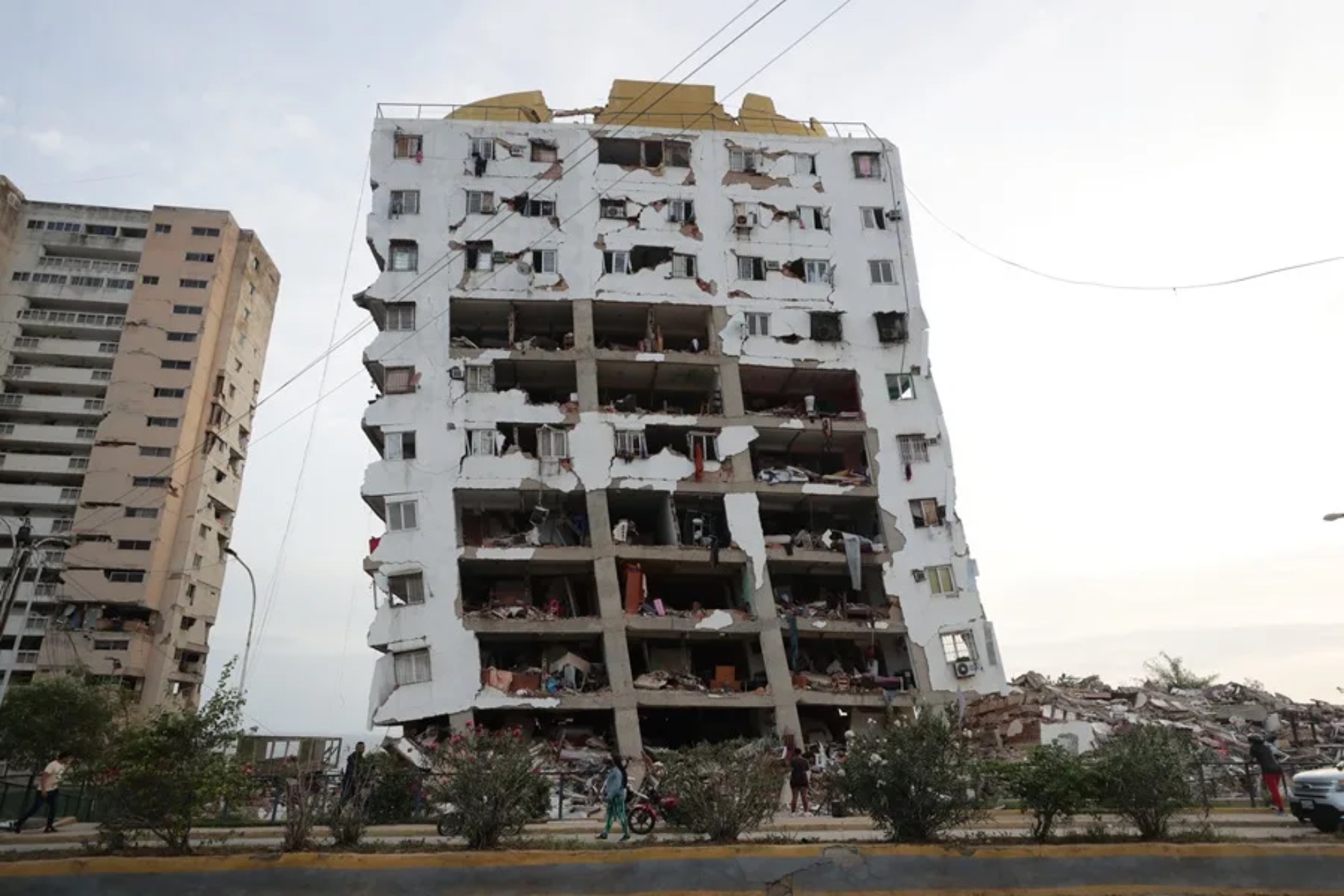 Colapso de un edificio en La Guaira. EFE