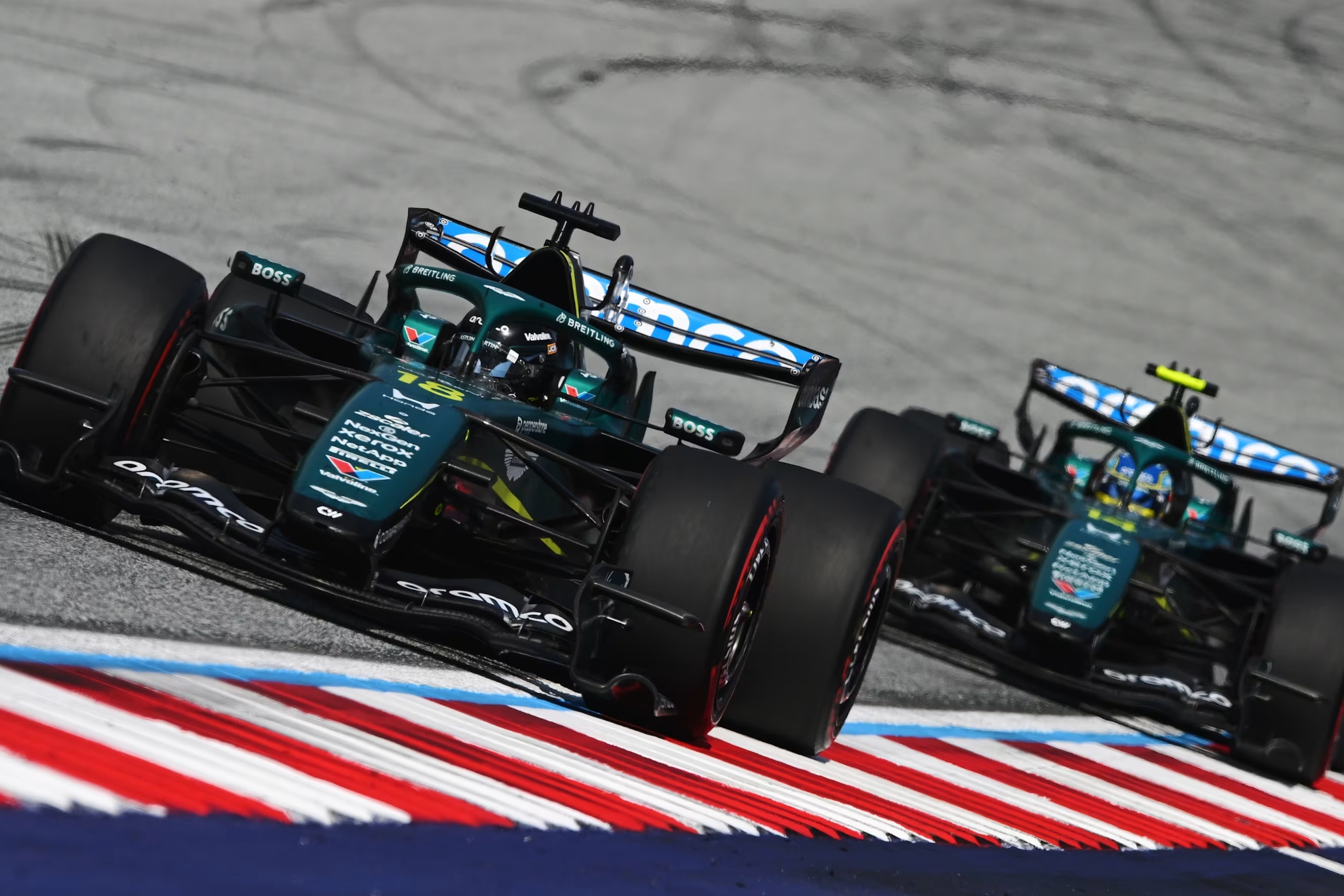 Alonso y Stroll, en Austria.