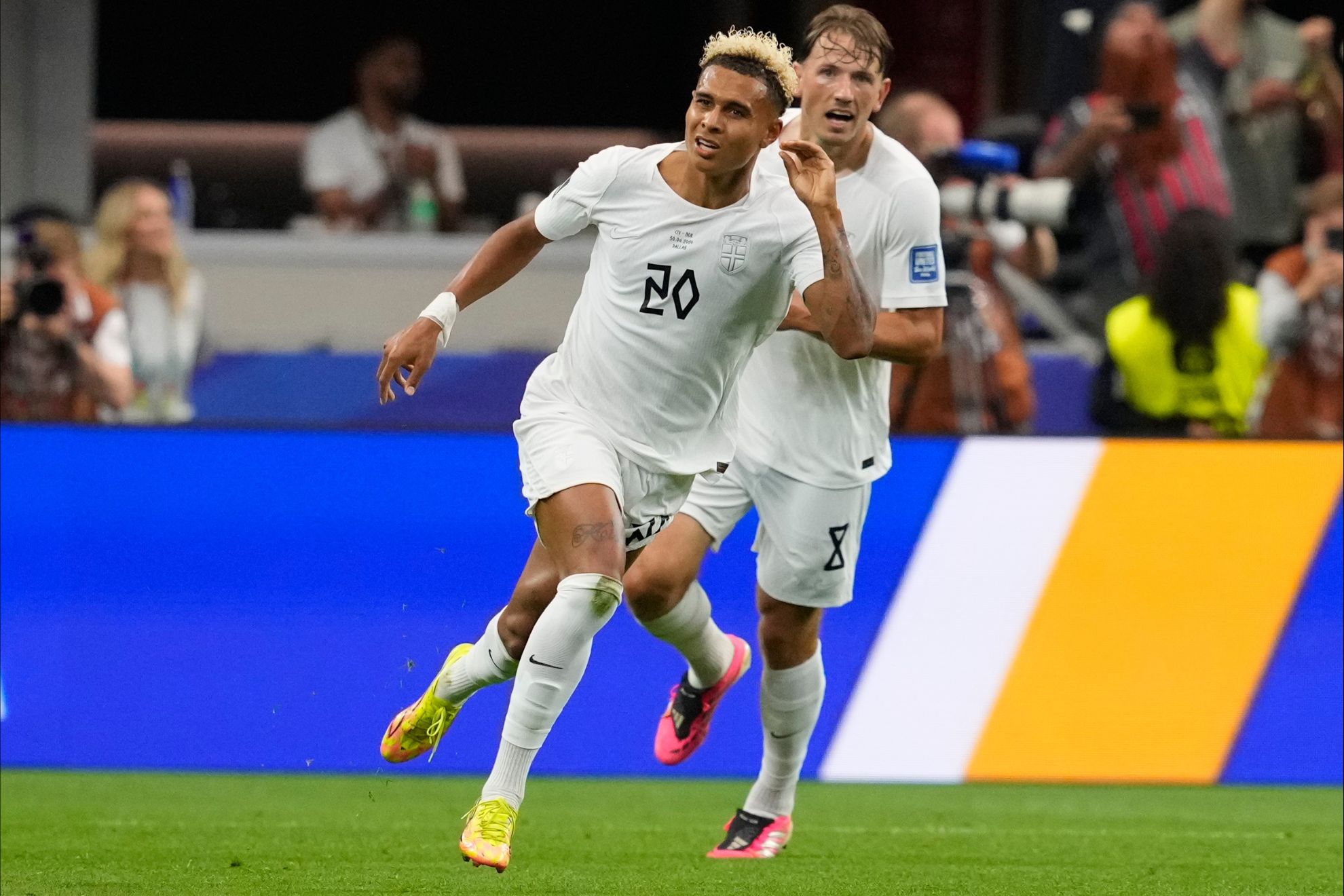 Antonio Nusa celebra su gol contra Costa de Marfil