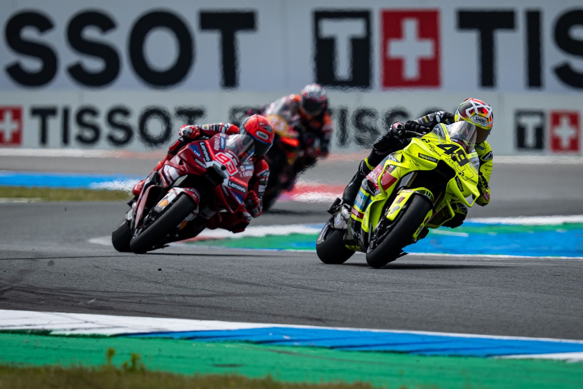 Di Giannantonio y Marc Márquez, en Assen. VR46