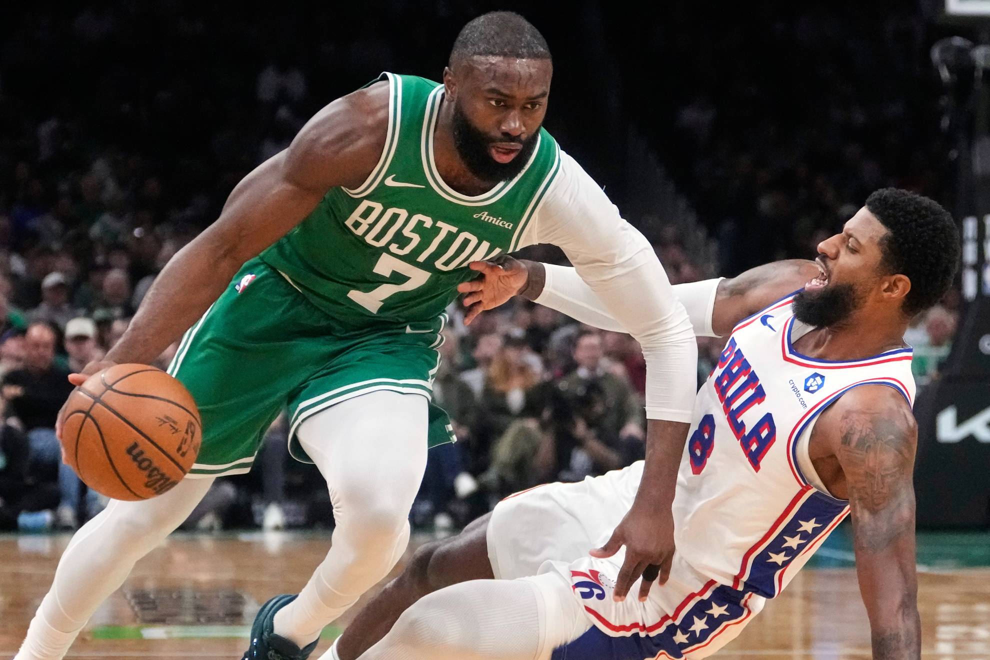 Los Celtics traspasan a Jaylen Brown a los Sixers a cambio de Paul George y elecciones draft