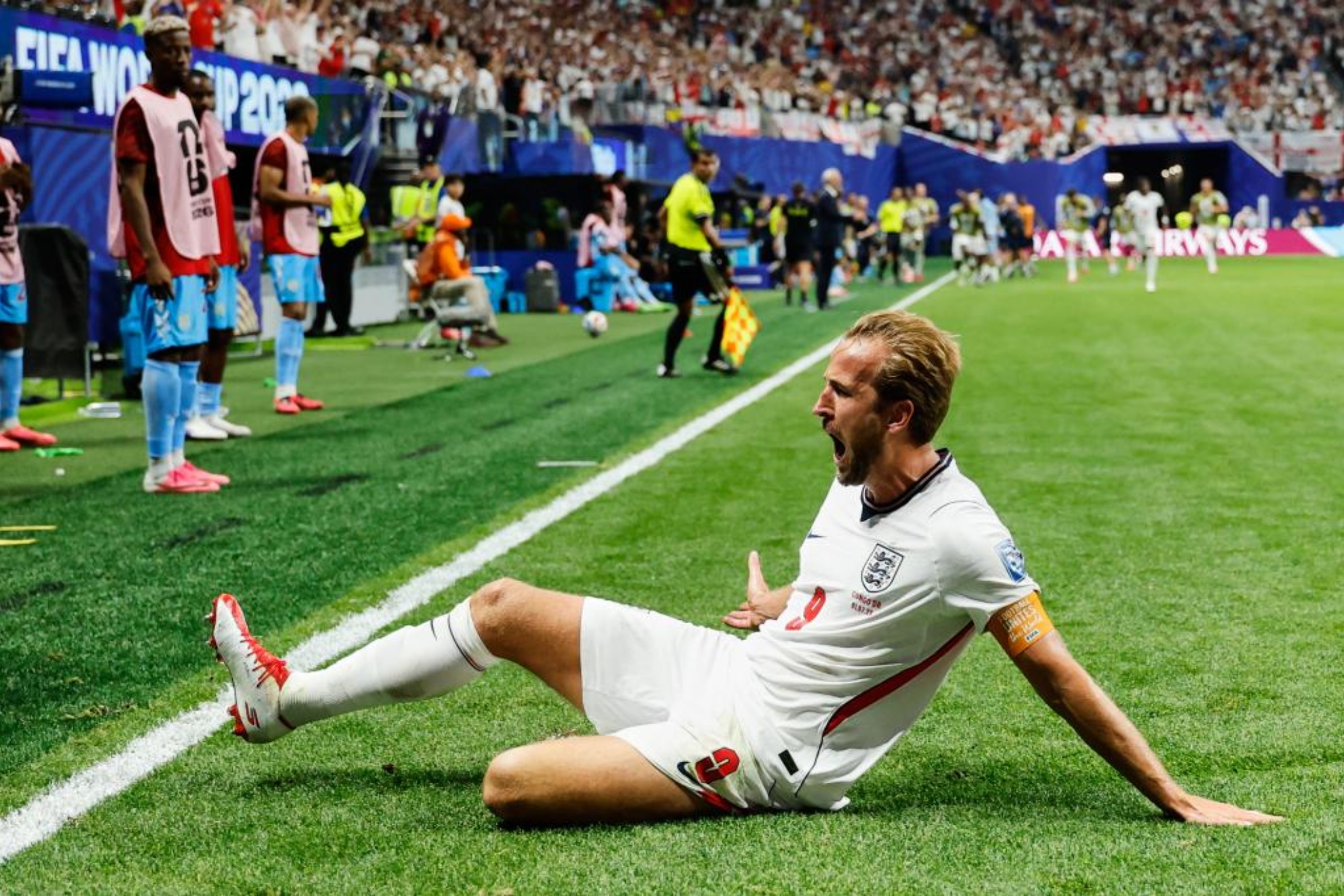 Harry Kane celebra su segundo gol contra RD Congo.
