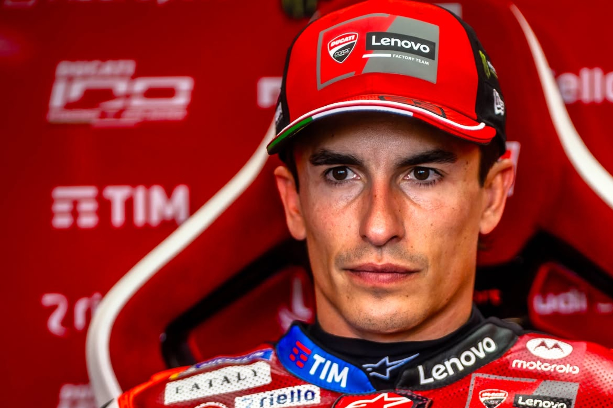 Marc Márquez, en el box de Ducati.