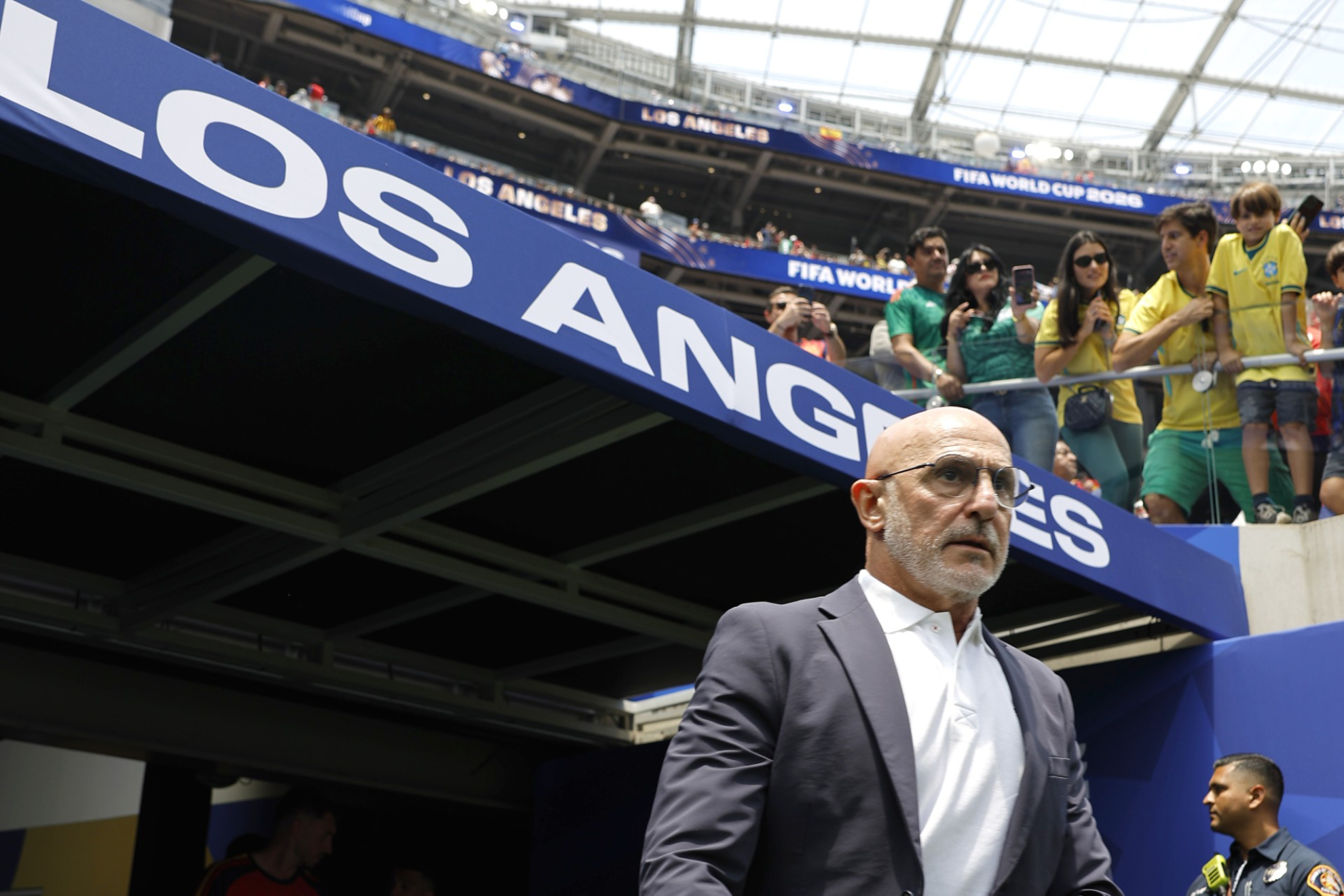 Luis de la Fuente, durante el partido ante Austria en Los Ángeles.