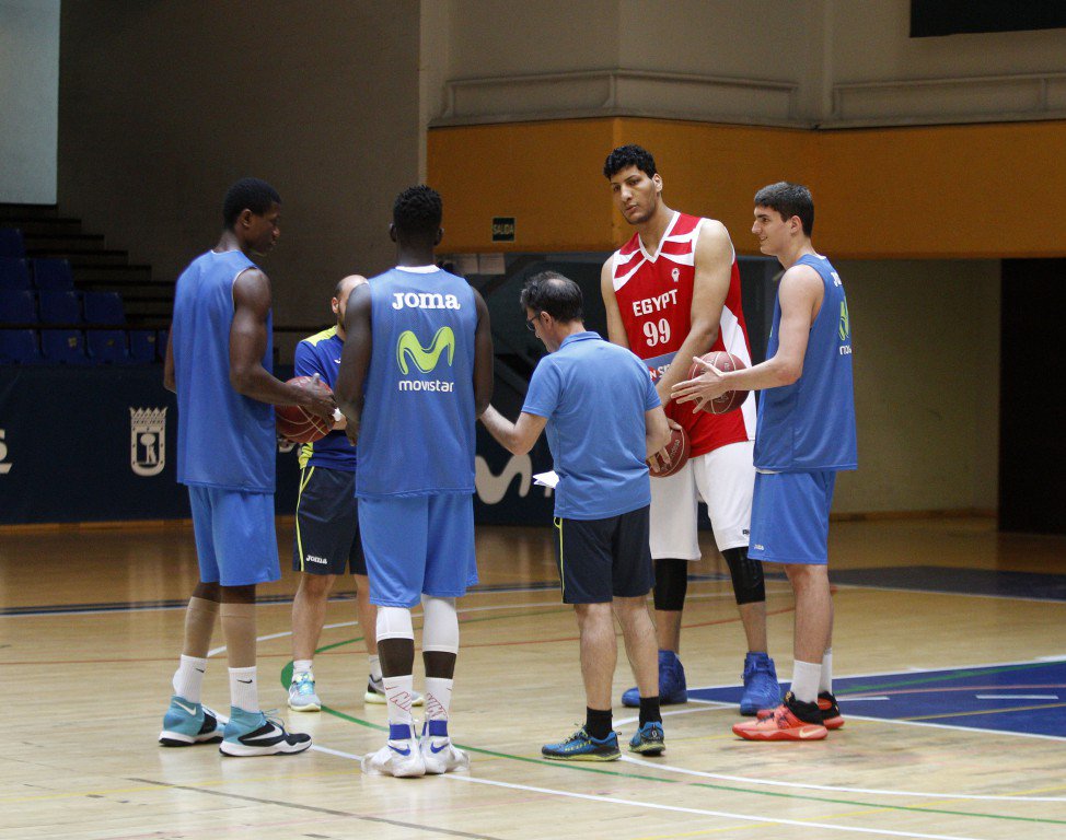 Hamad Abouelrish, en un entrenamiento con el Movistar Estudiantes en 2017.