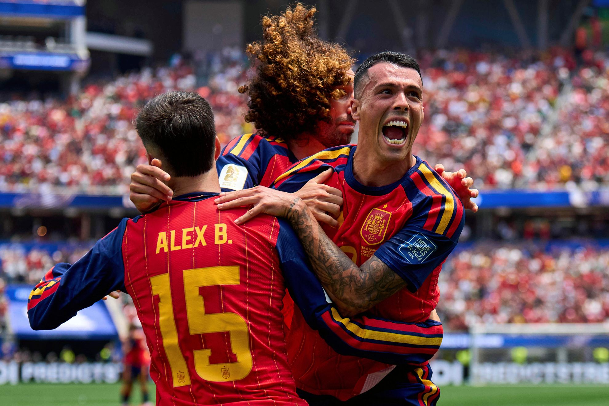 España celebra el gol de Pedro Porro.