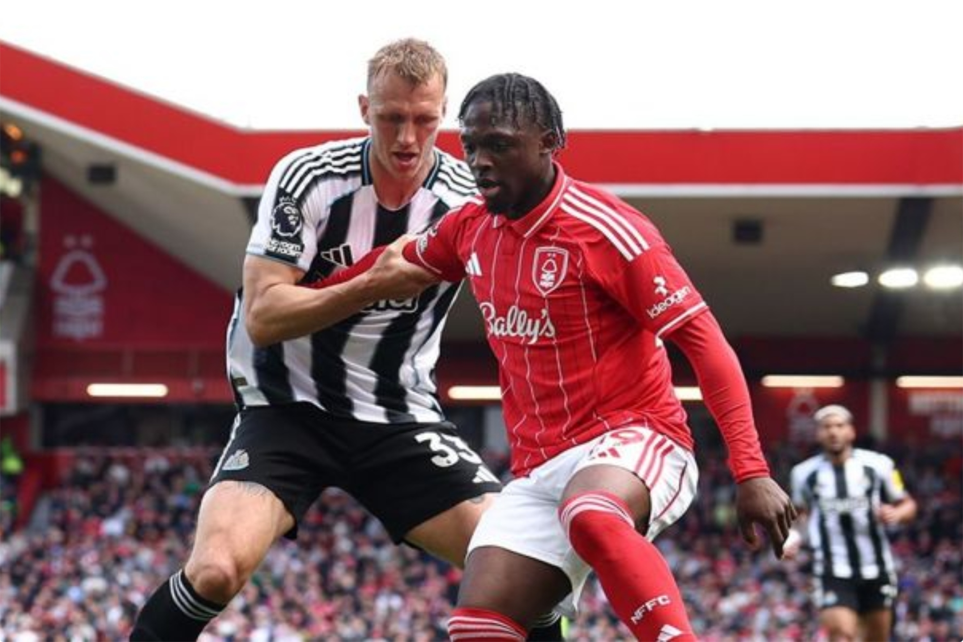 Un duelo entre el Newcastle y el Forest de este curso.