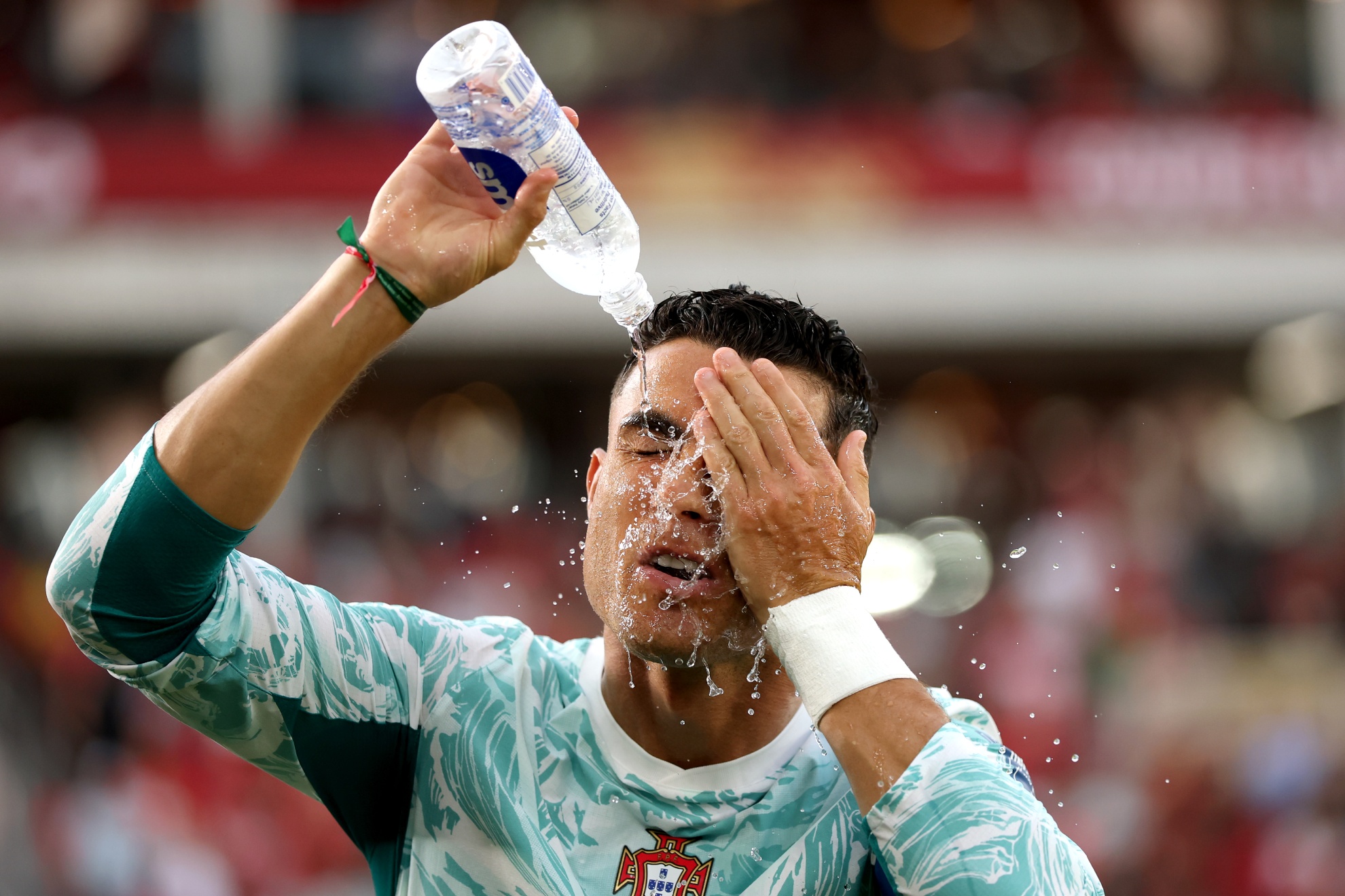 サッカー選手がワールドカップでプレーできるように準備するにはどうすればよいでしょうか? サッカー選手がワールドカップでプレーできるように準備するにはどうすればよいでしょうか?
