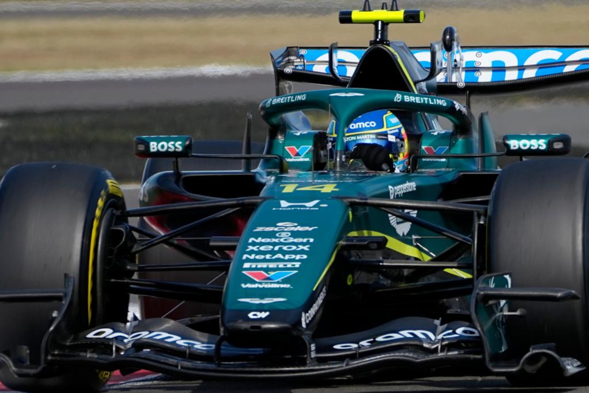Alonso, en el Aston Martin durante la clasificación para el sprint de Silverstone.