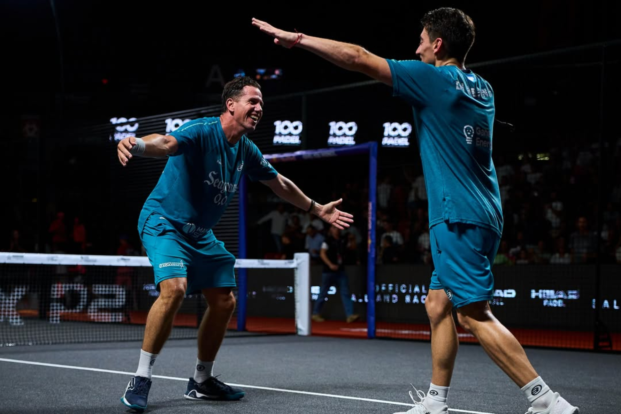 Paquito Navarro y Di Nenno celebrando.