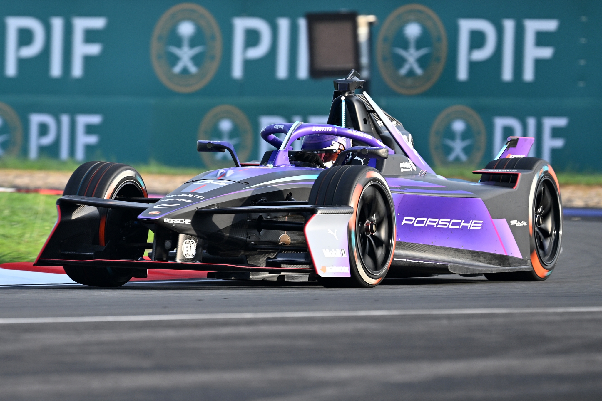 Wehrlein ganó desde la pole... y ya acecha a Mitch Evans por el campeonato