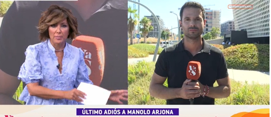 Momento en que Sonsoles Ónega habla con el reportero.