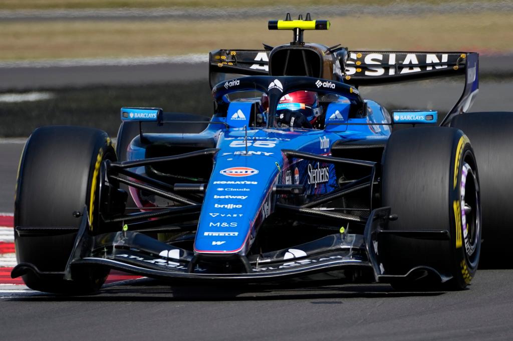 Sainz, con el FW-48 con el nuevo morro, que no acaba de funcionar.