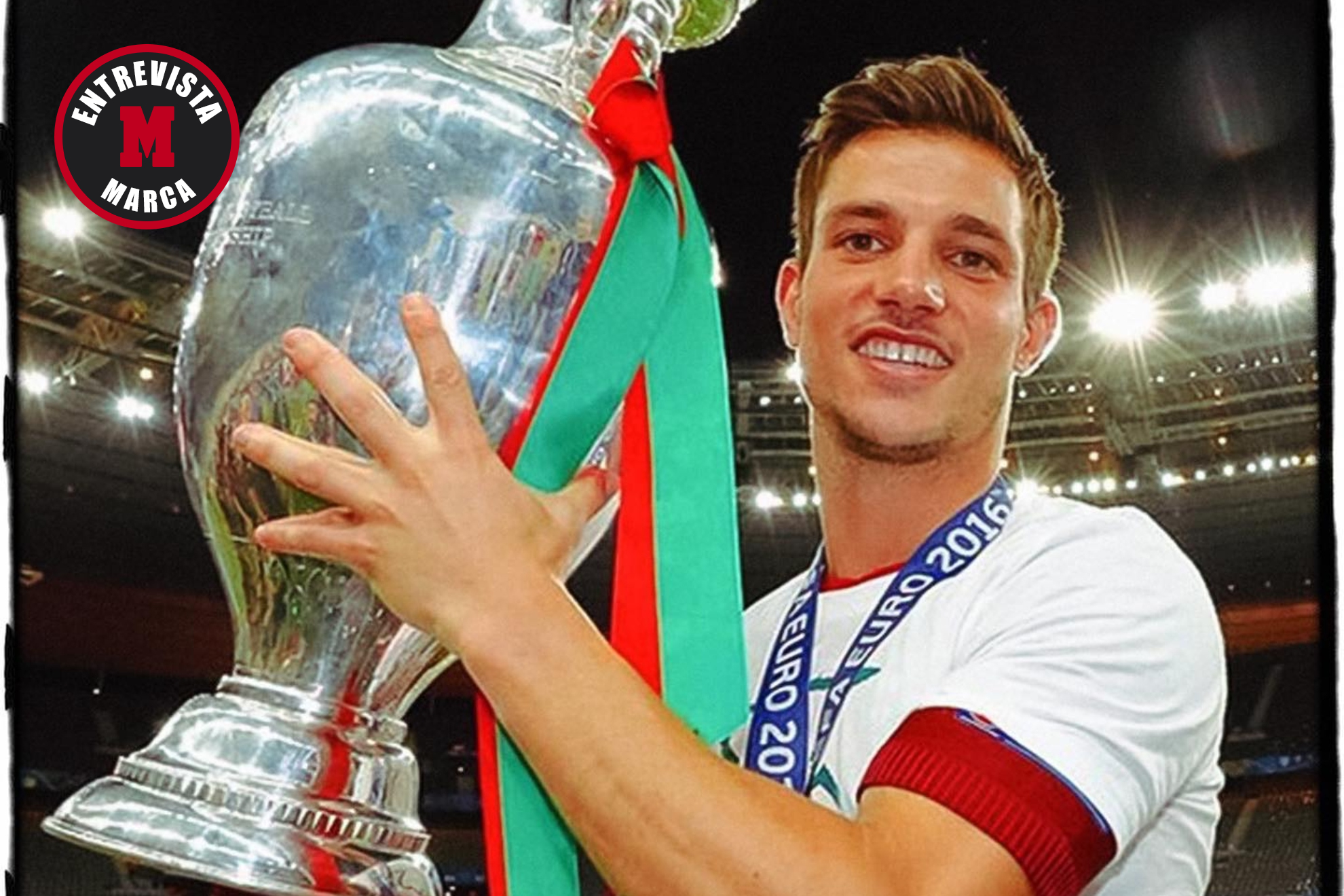 Cédric Soares celebra la EURO 2016.