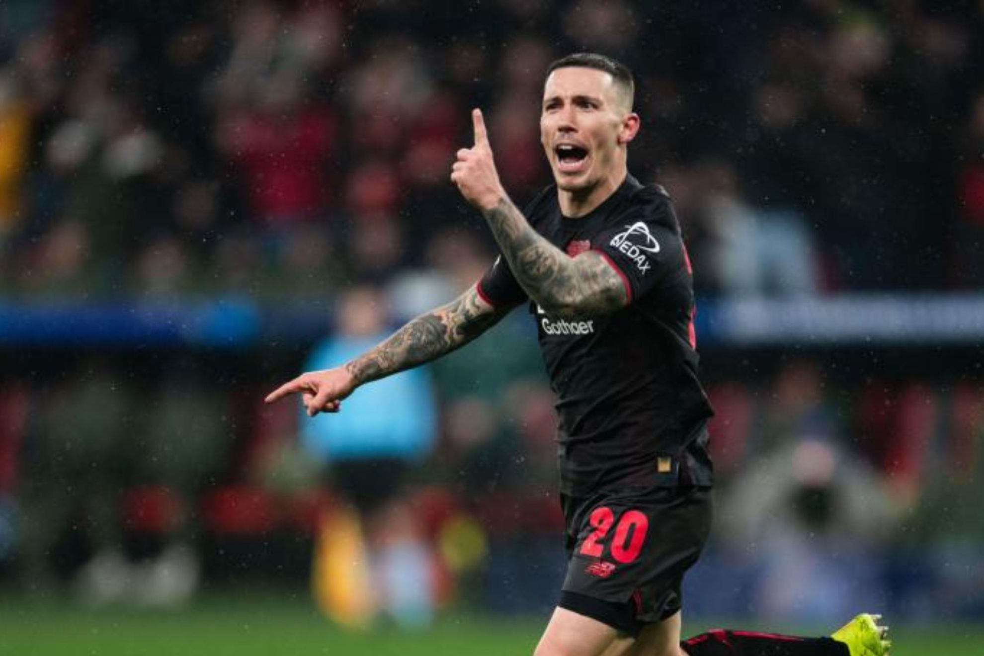 Grimaldo celebra un gol con el Bayer.