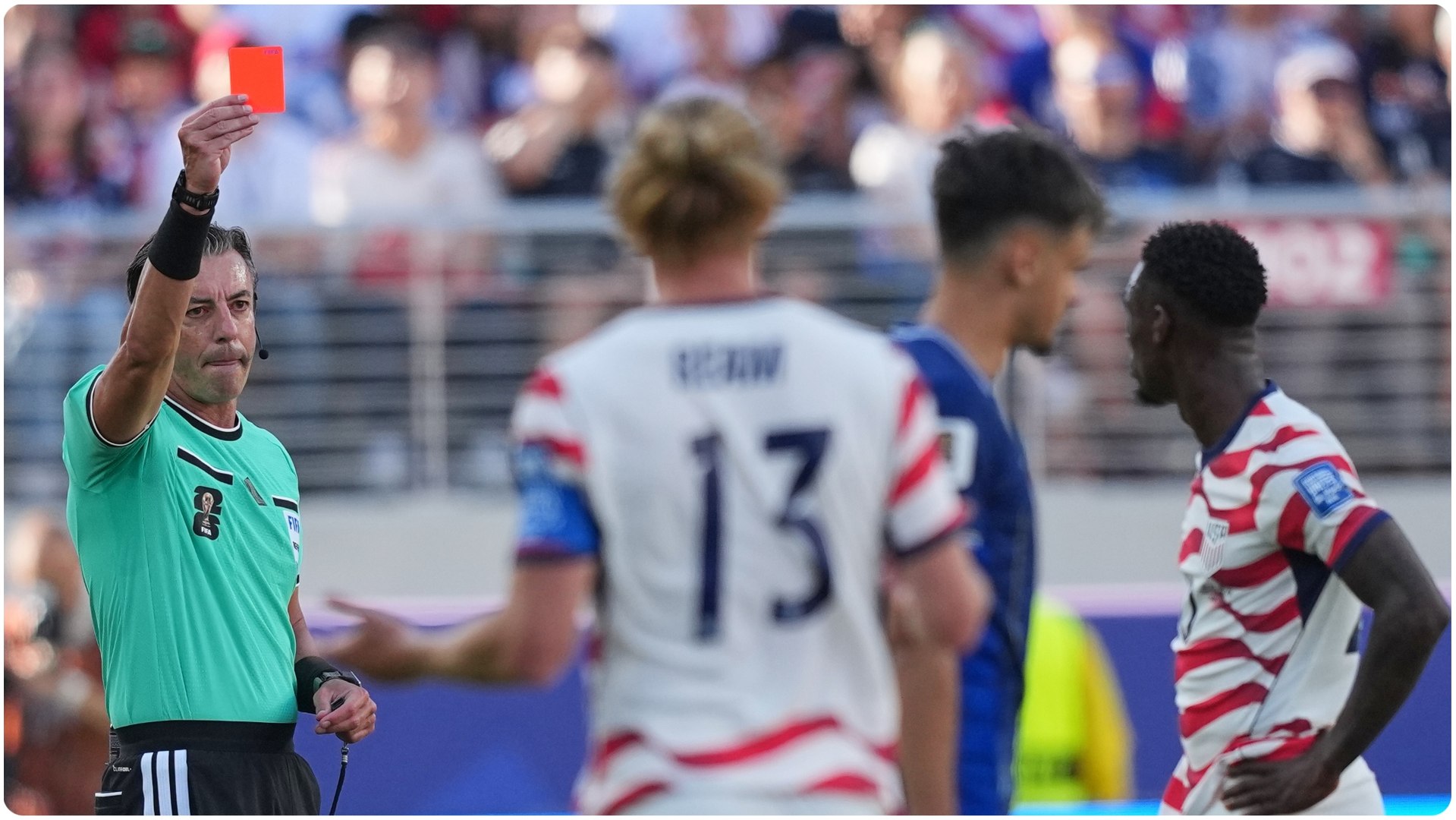 El jugador de Estadods Unidos fue expulsado por esta acción.