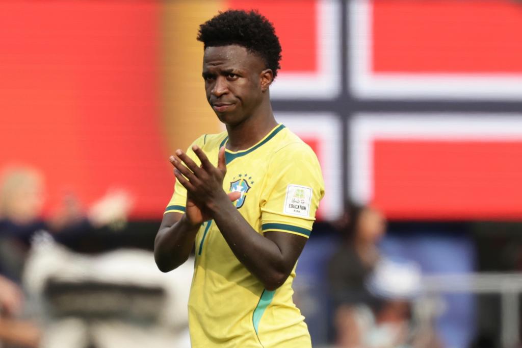 Vinicius pide perdón a los aficionados brasileños tras la eliminación frente a Noruega.