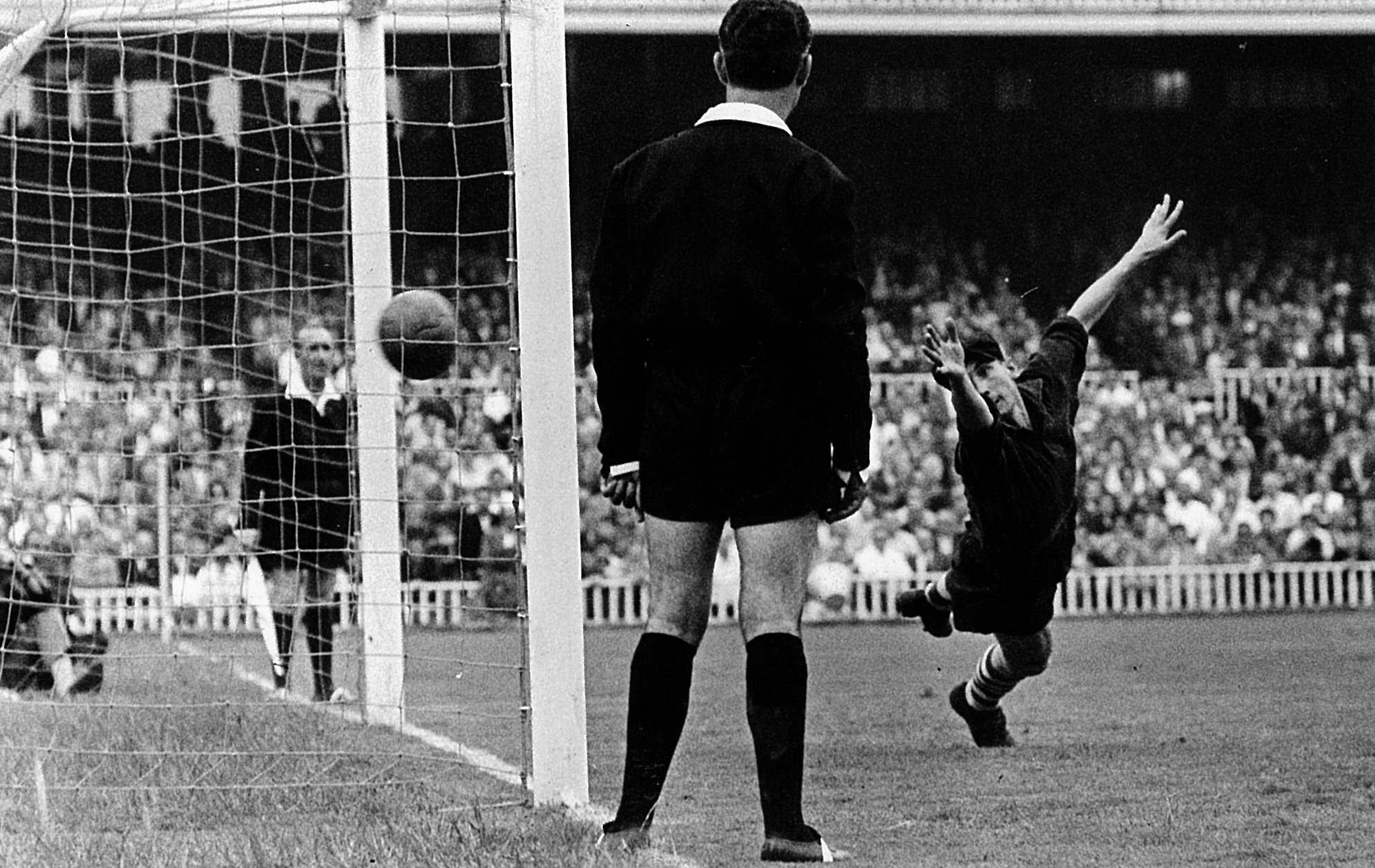 Muere Carmelo Cedrún, legendario portero internacional del Athletic