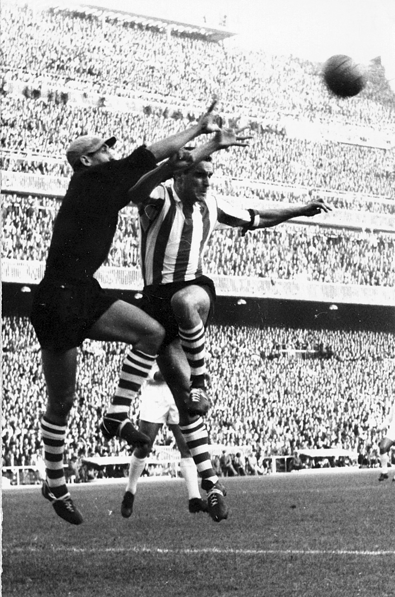 Muere Carmelo Cedrún, legendario portero internacional del Athletic