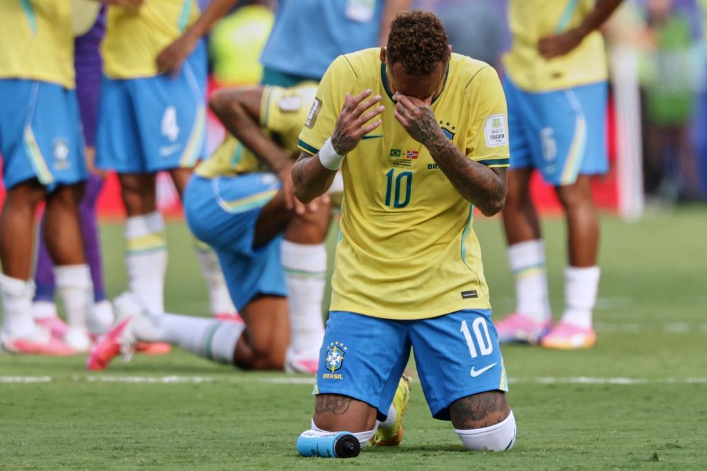 Neymar, al final del partido con Noruega