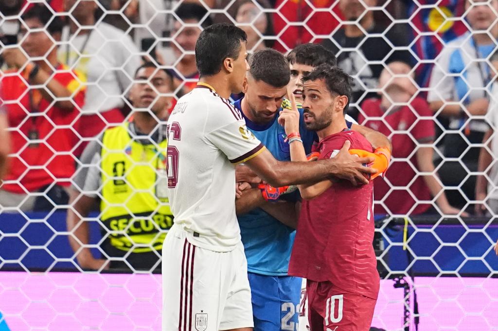 Bernardo se encaró con Rodri.