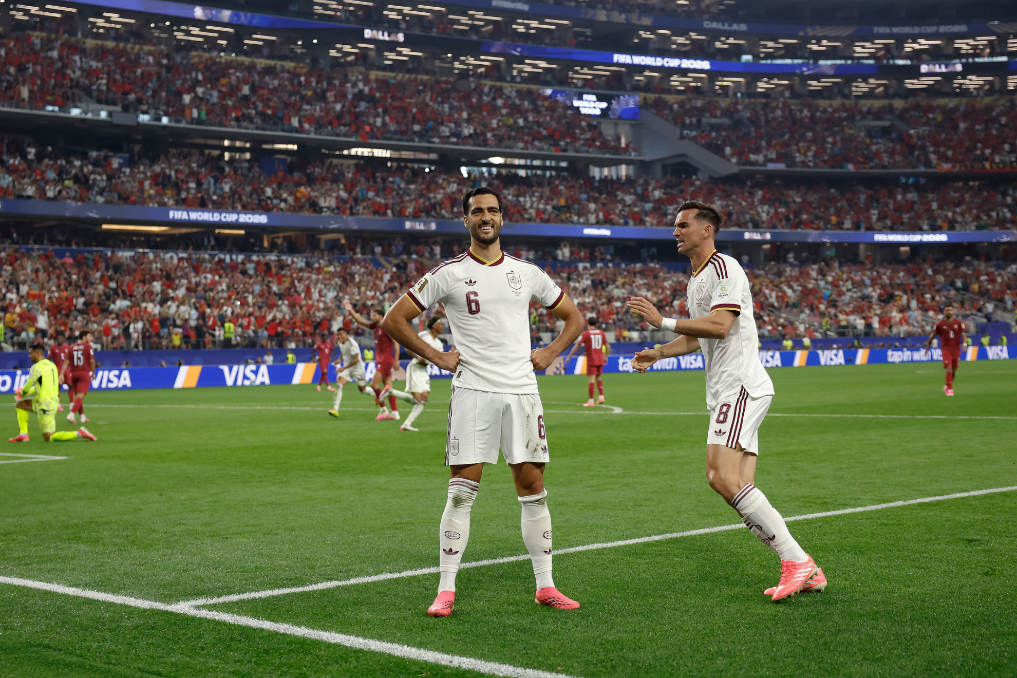 Mikel Merino celebra el gol contra Portugal.