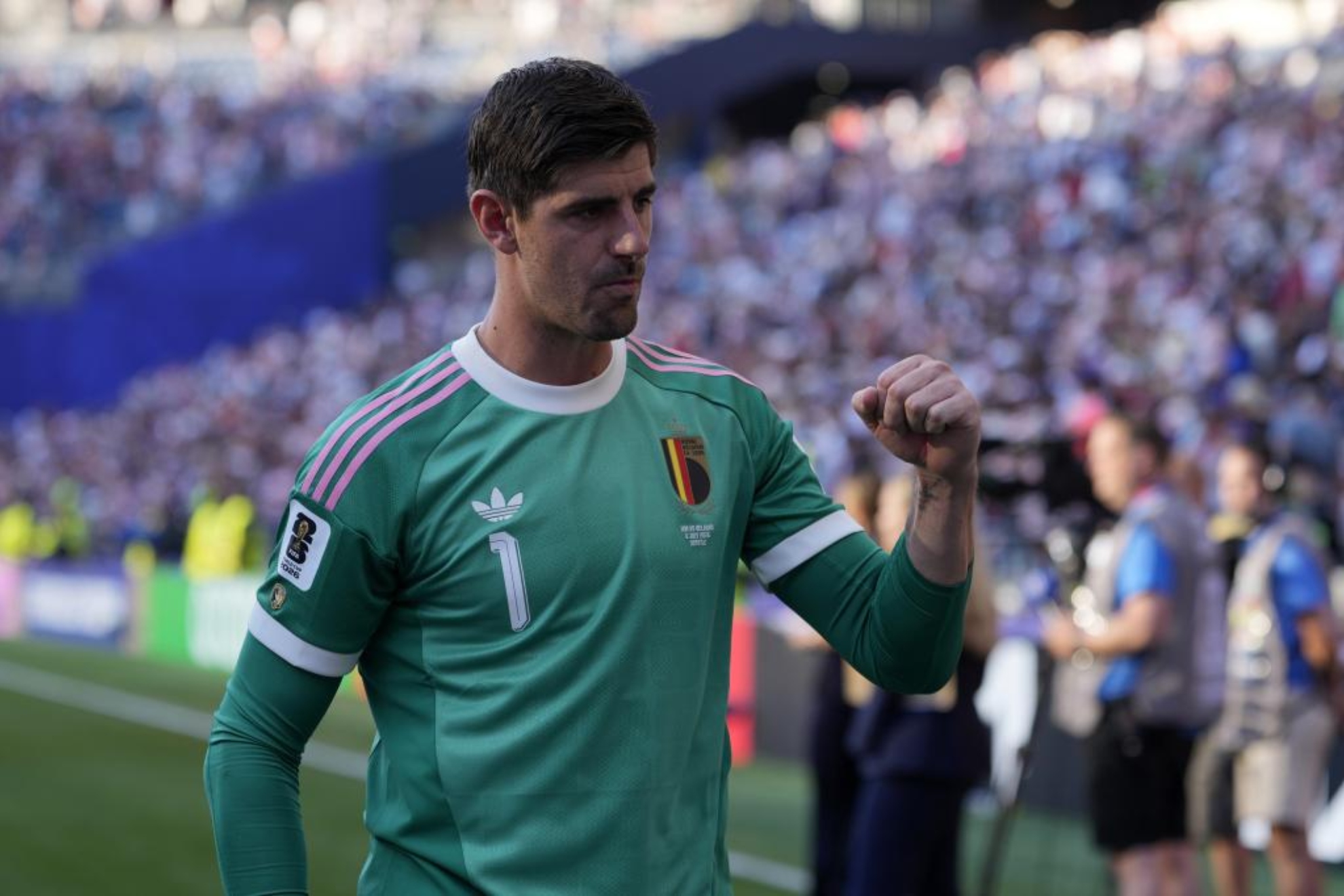 Courtois celebra el pase de Bélgica a cuartos tras eliminar a Estados Unidos.
