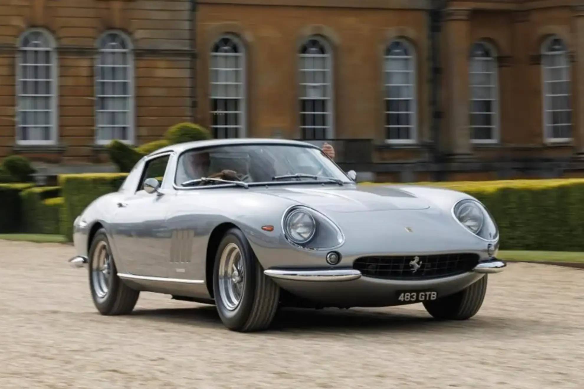 El coche fue fabricado en 1966.