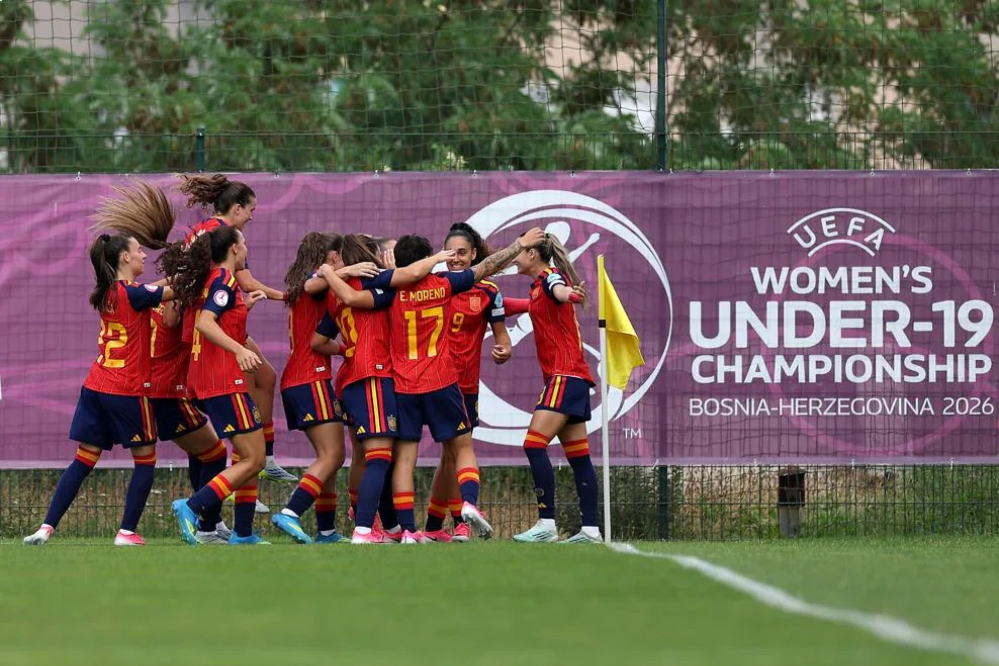 Las jugadoras españolas de la Sub'19 celebran un gol ante Suecia