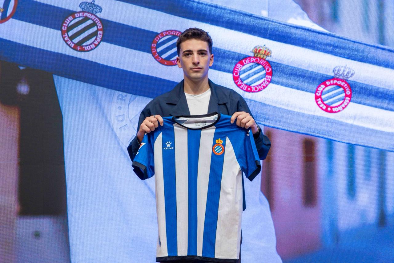 Álex Calatrava, presentado como jugador del Espanyol