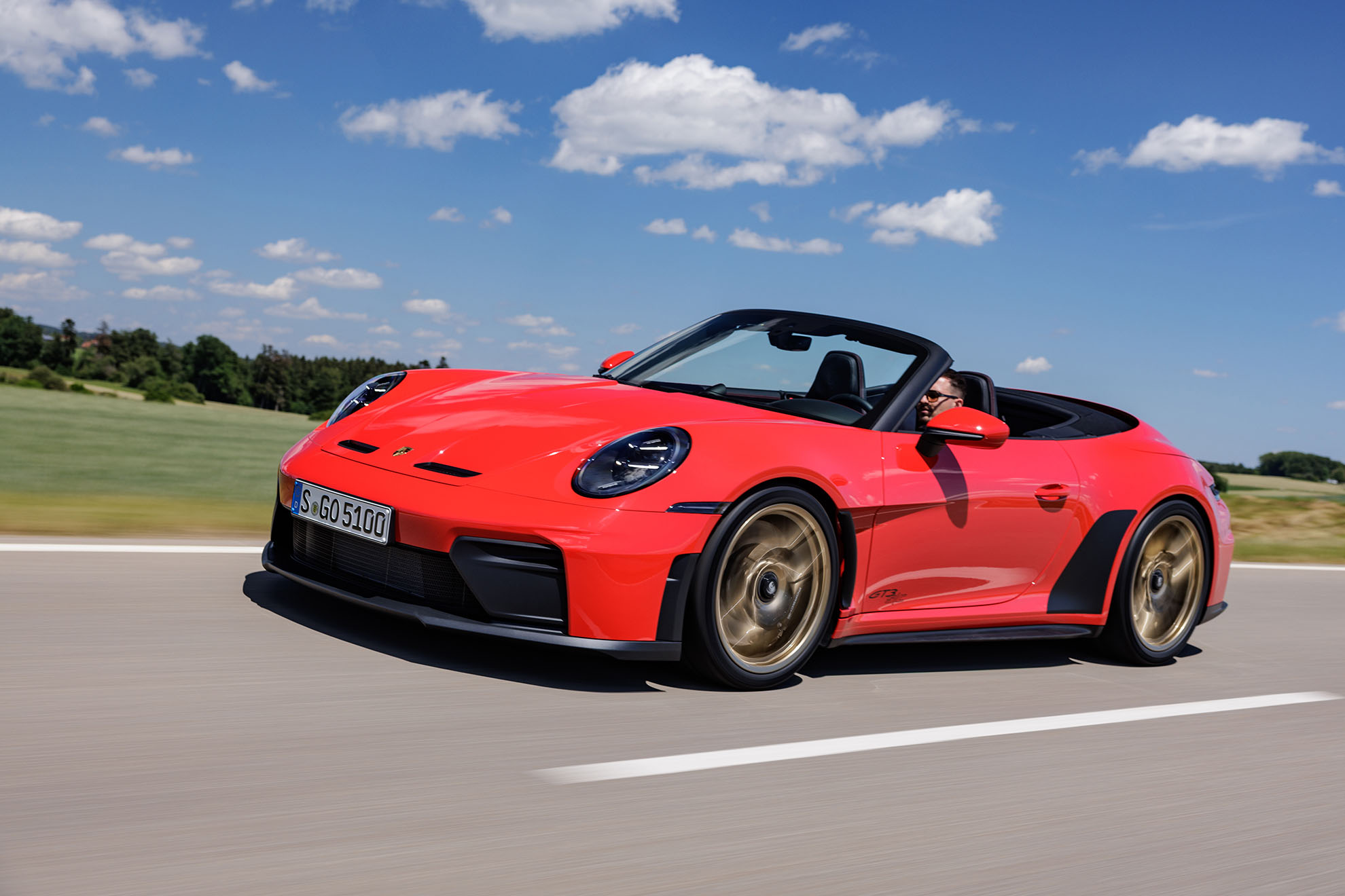 Sus prestaciones son dignas de un GT3:313 km/h de punta y 3,9 s en el 0-100.