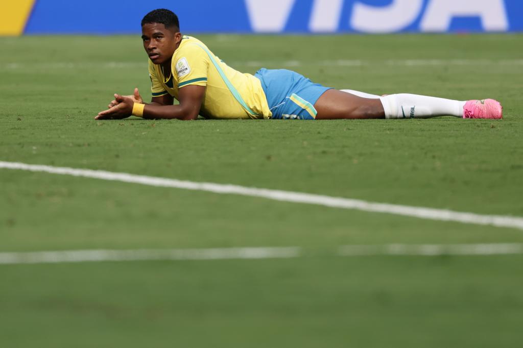 Endrick se lamenta tras su ocasión fallada frente a Noruega.